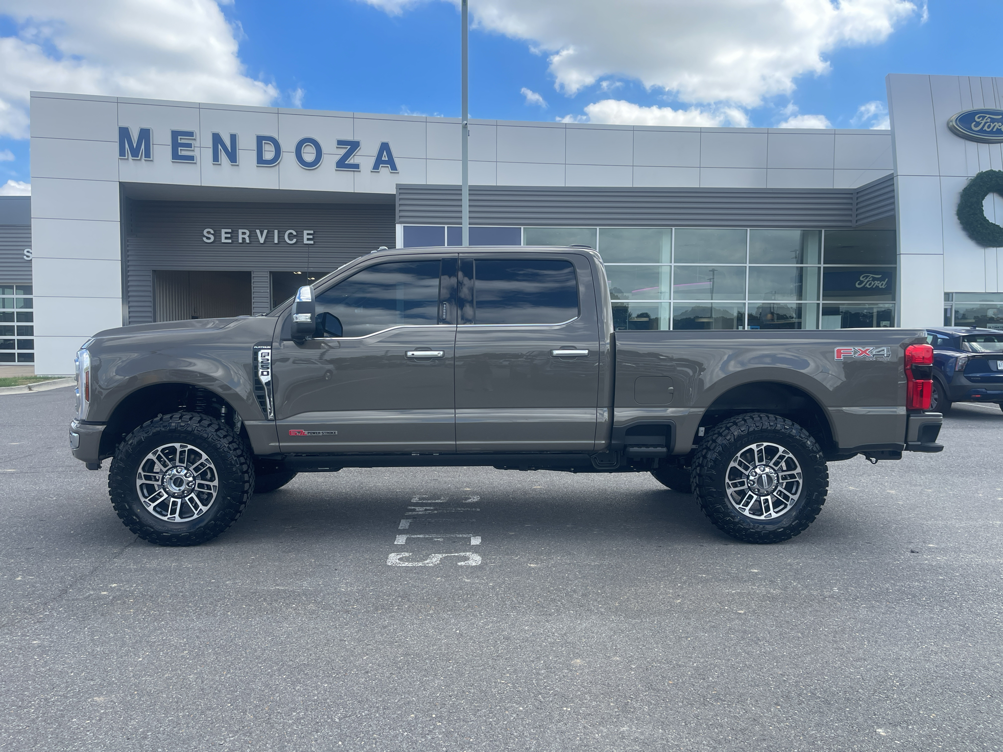 2027 Ford F-250 Platinum Crew Cab