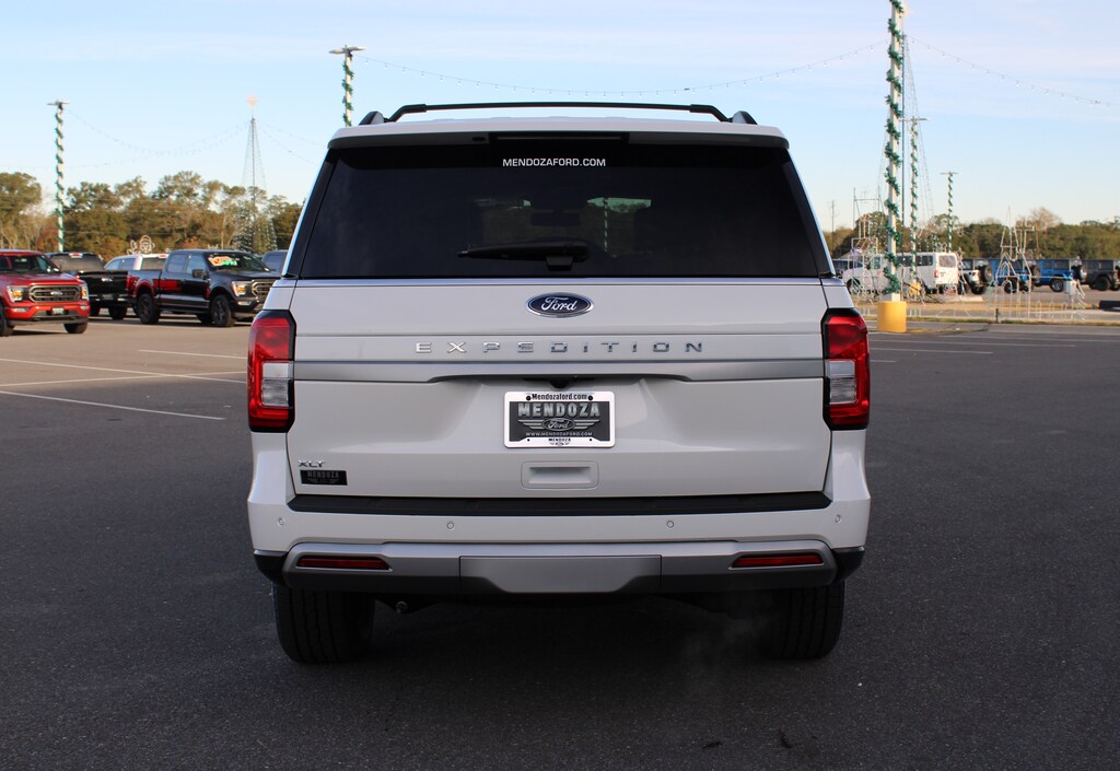 New 2024 Ford Expedition For Sale at Mendoza Ford | VIN: 1FMJU1H82REA24160
