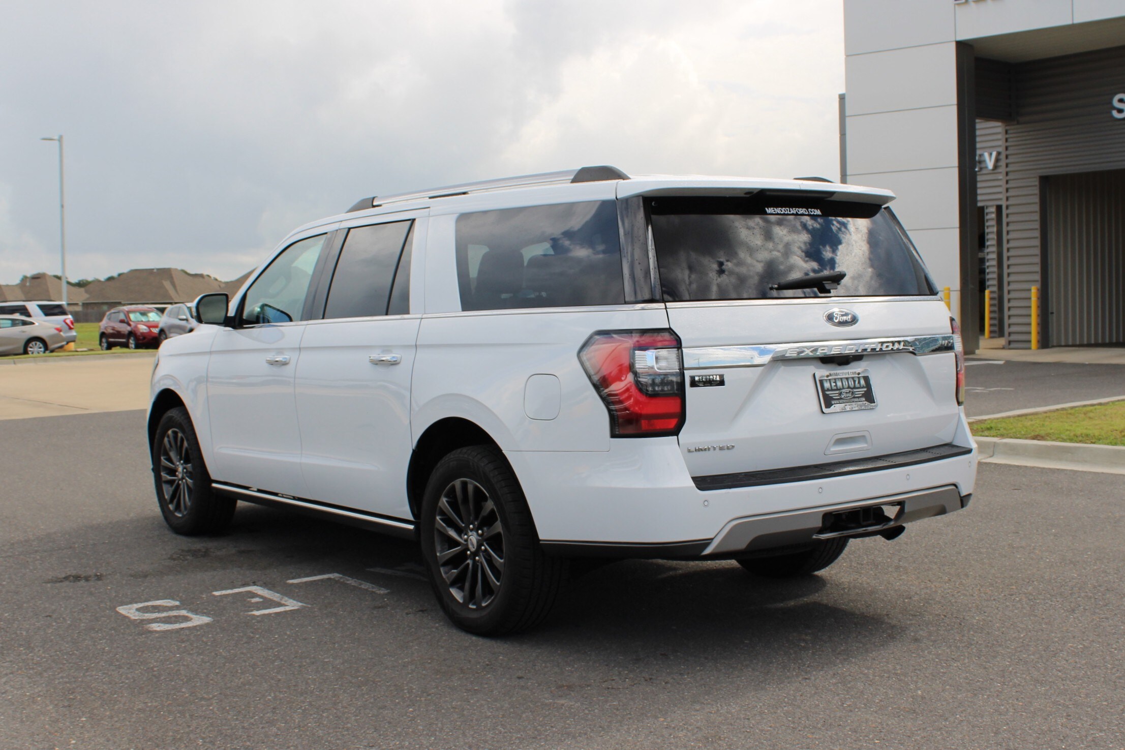 2021 Ford Expedition MAX Limited photo 2