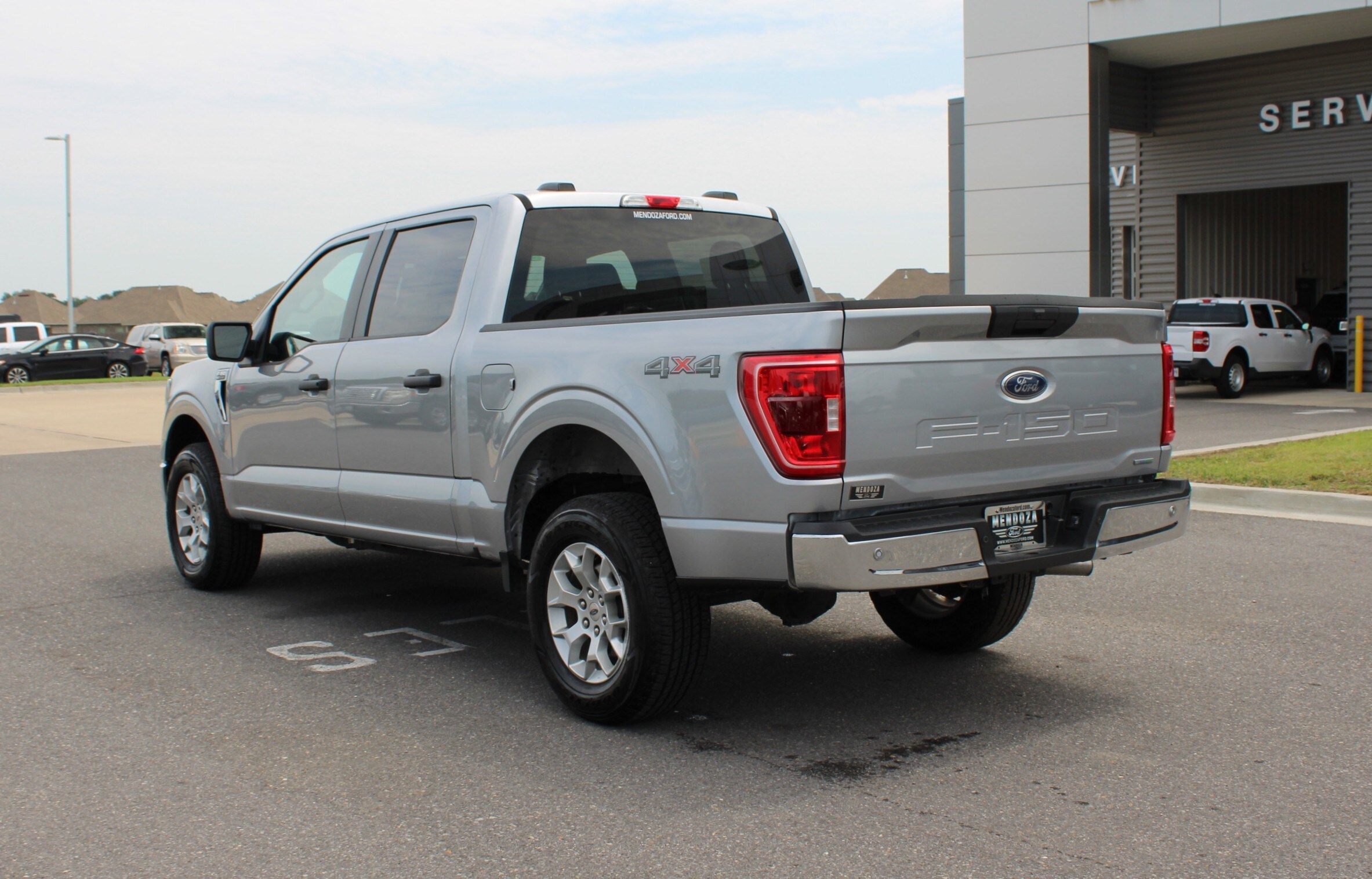 2023 Ford F-150 XLT photo 2