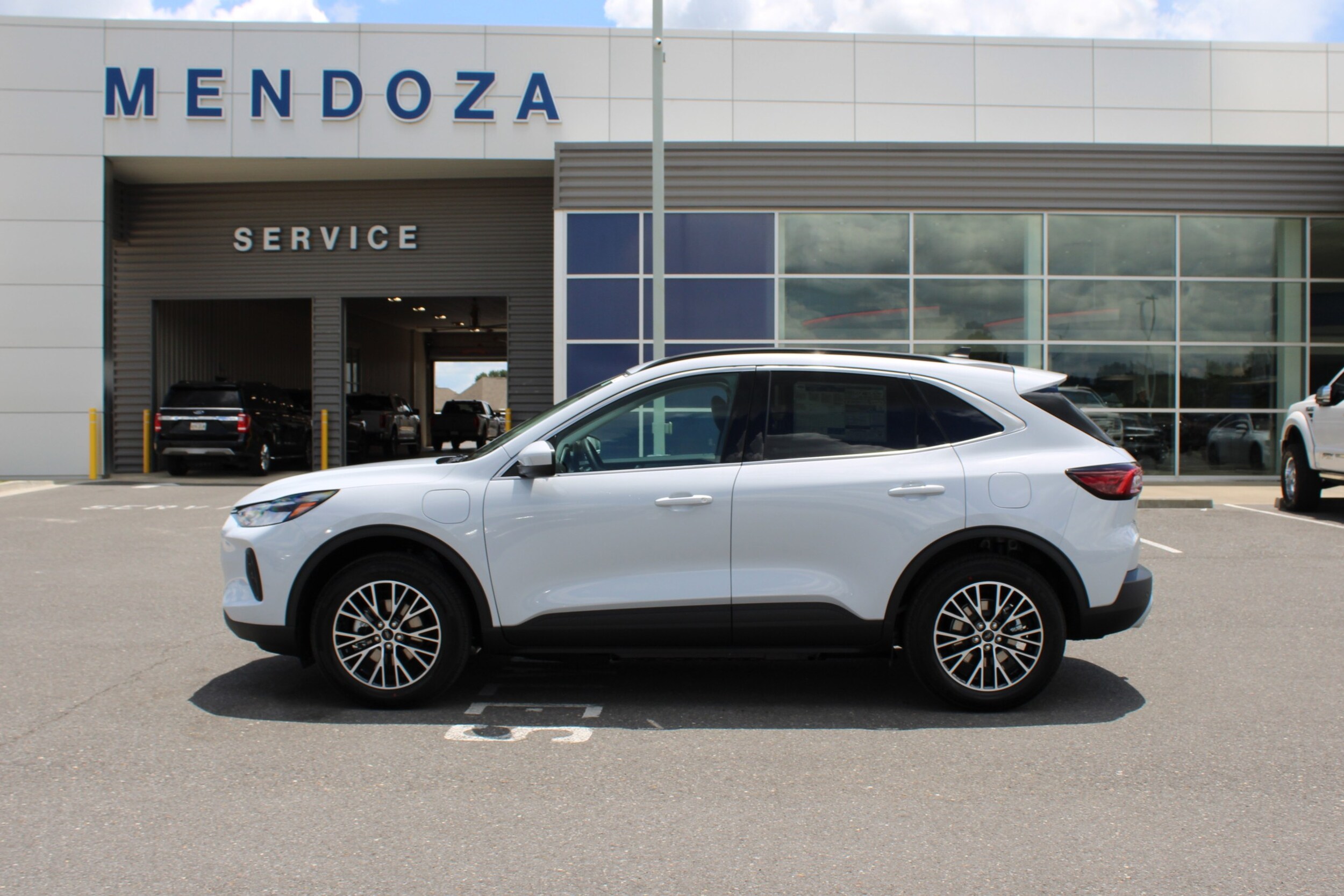 2025 Ford Escape PHEV's photo