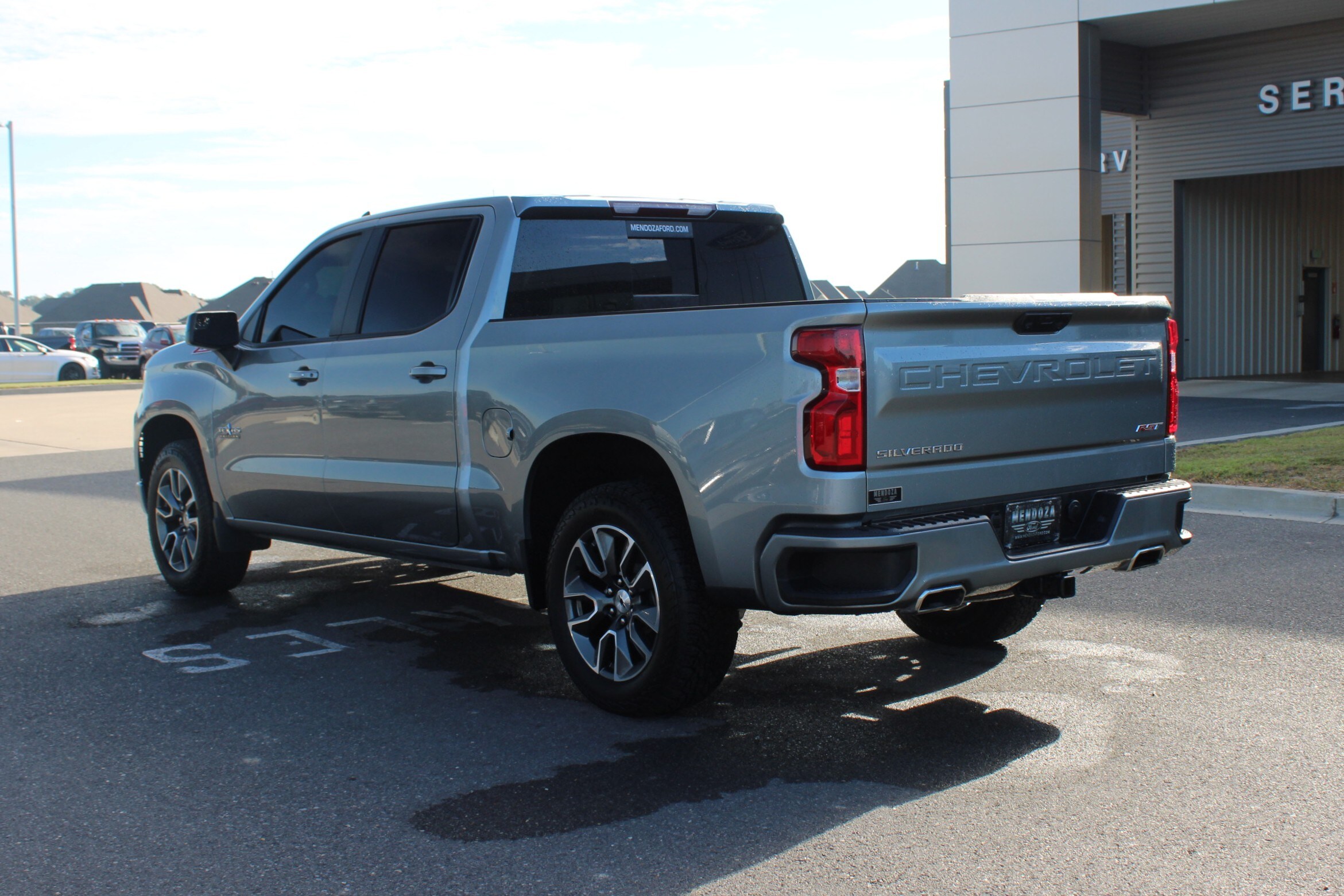 2023 Chevrolet Silverado 1500 RST photo 2