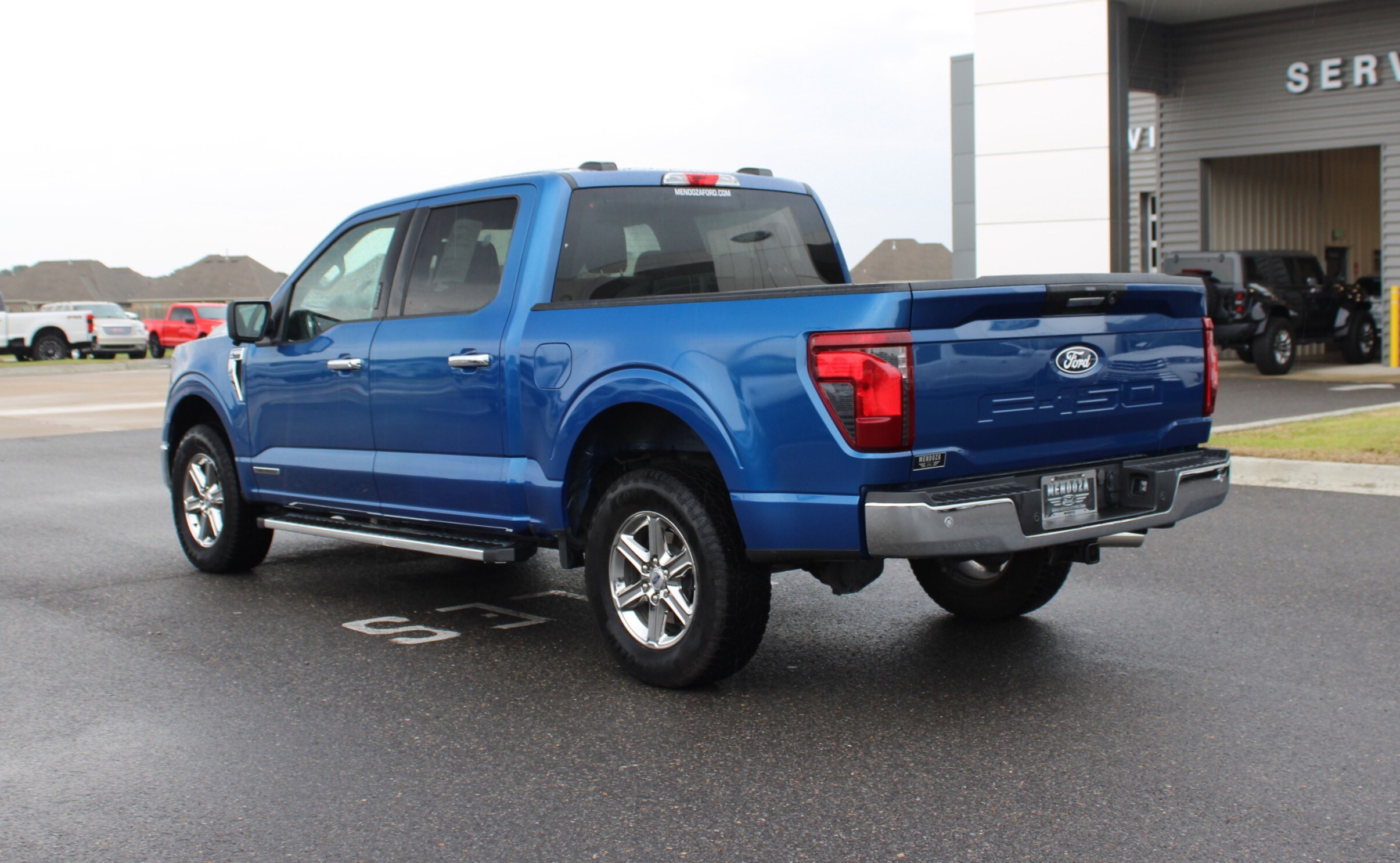 2024 Ford F-150 XLT photo 2