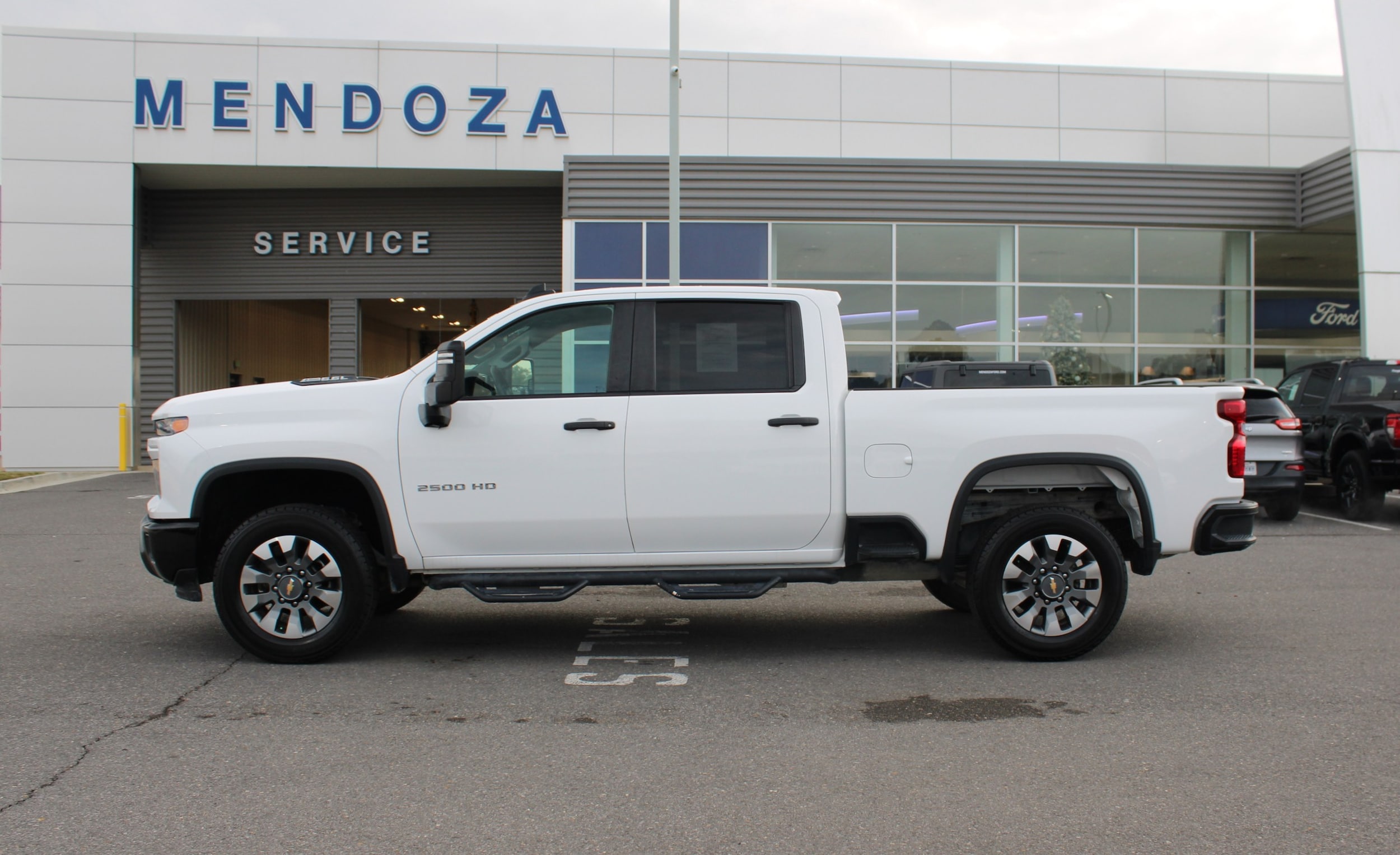 2024 Chevrolet Silverado 2500HD Custom's photo