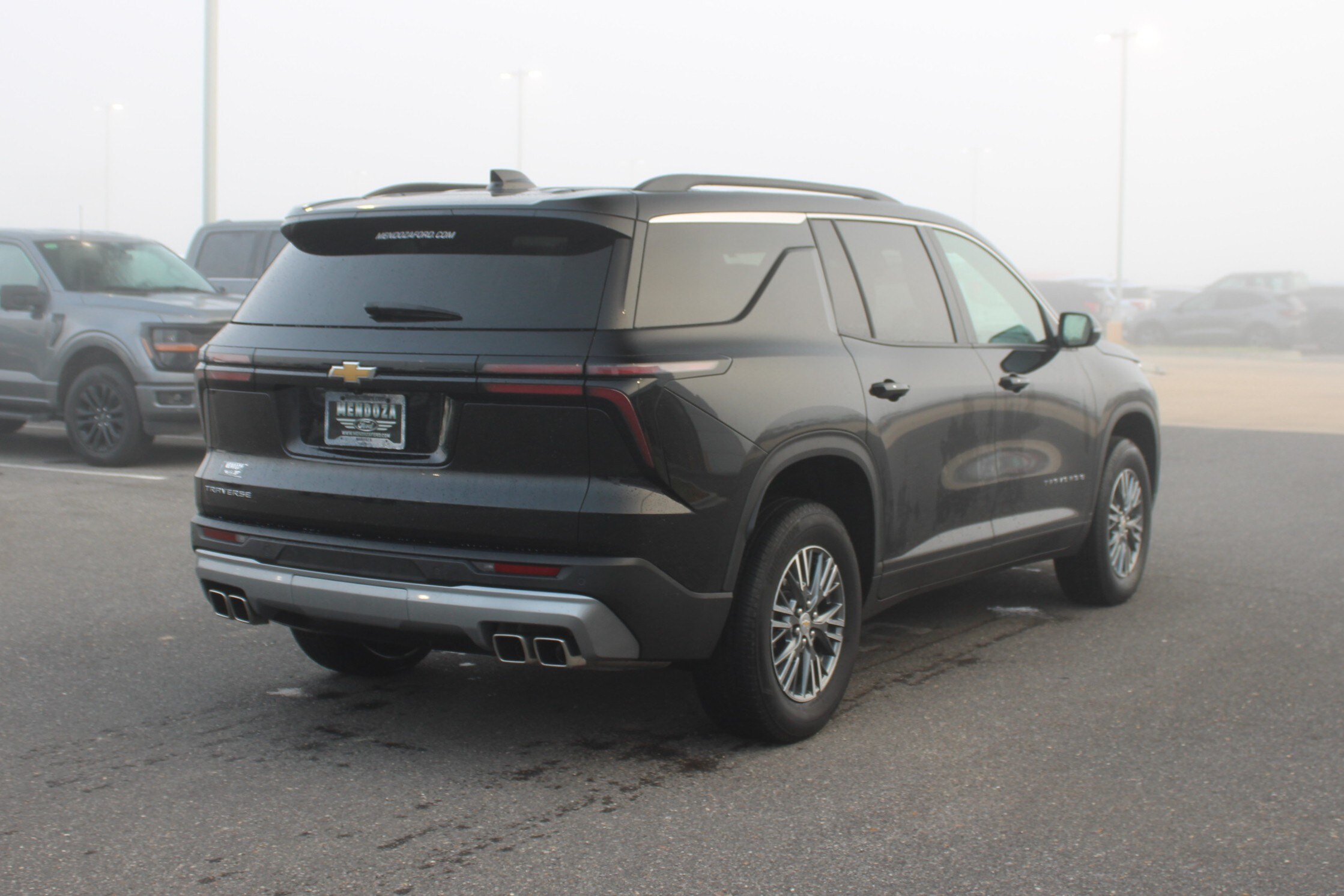 2025 Chevrolet Traverse photo 4