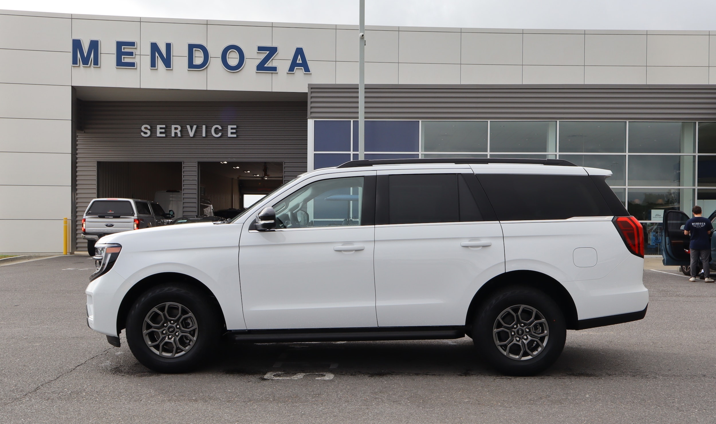 2026 Ford Expedition Active's photo