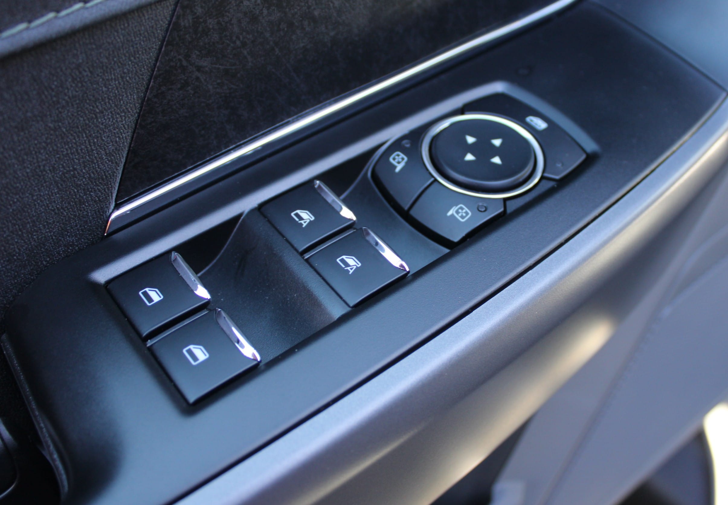 2025 Ford F-150 Lightning XLT - Photo 17