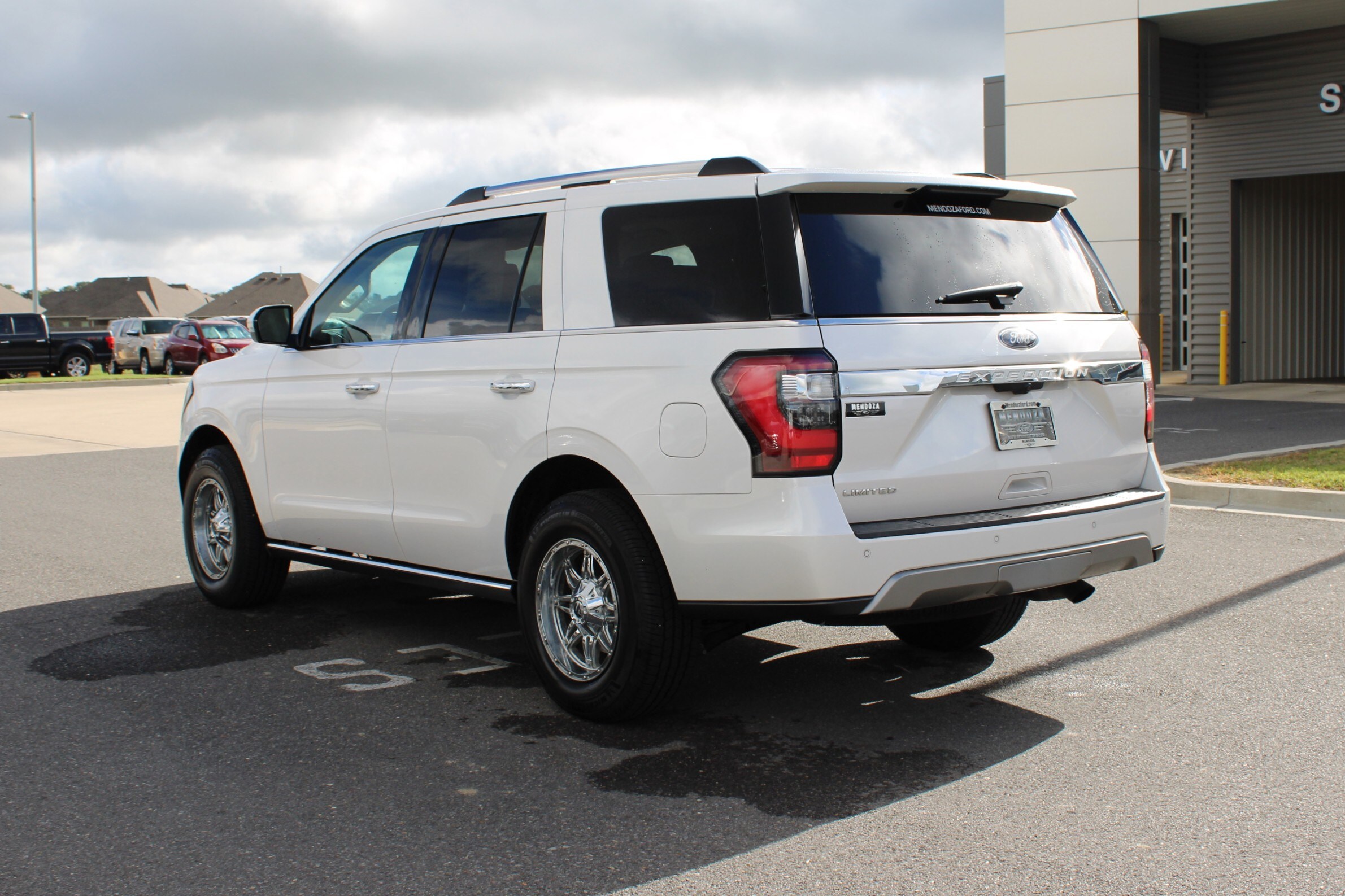 2019 Ford Expedition Limited photo 2