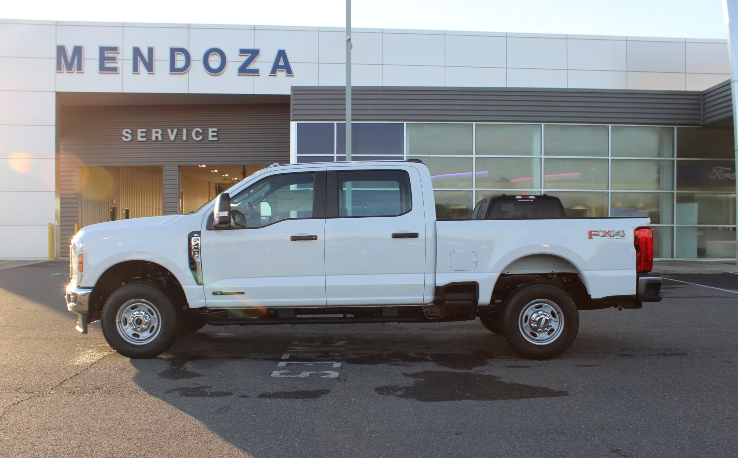 2026 Ford F-350 Super Duty XL's photo