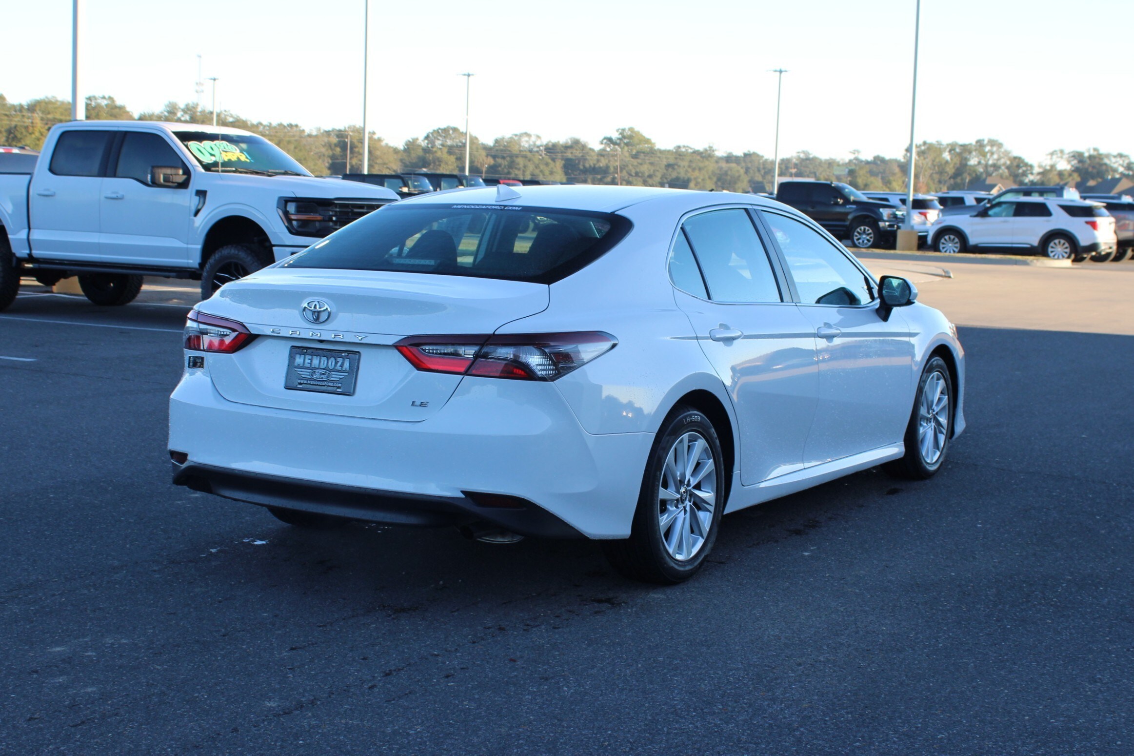 2023 Toyota Camry LE photo 4