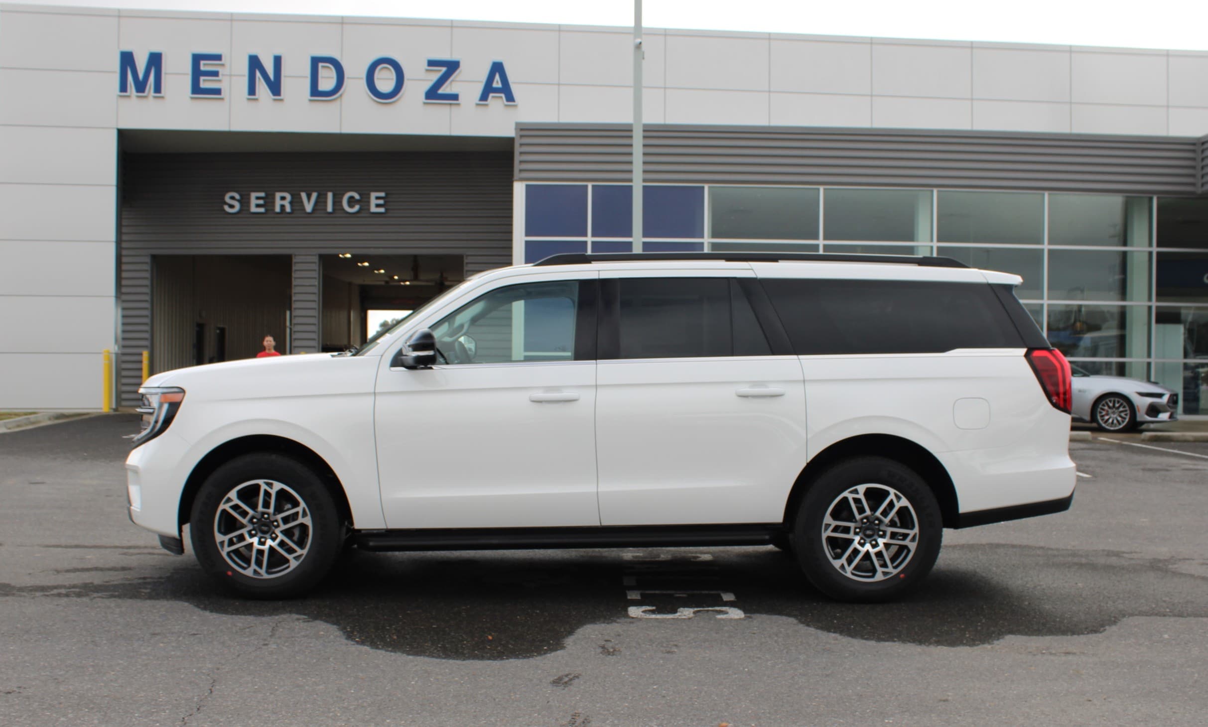 2025 Ford Expedition Active's photo