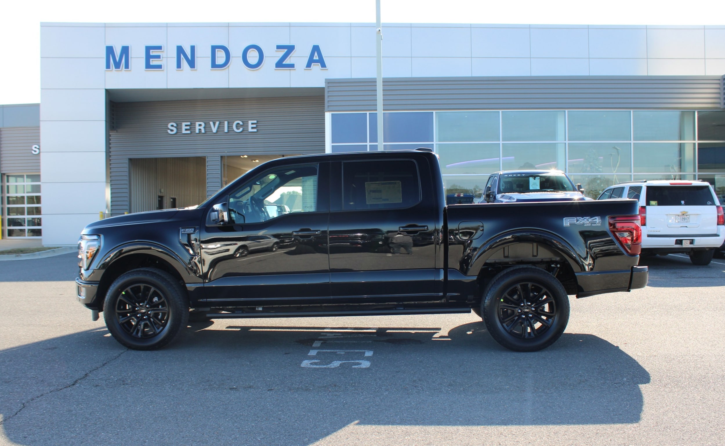 2025 Ford F-150 Platinum's photo
