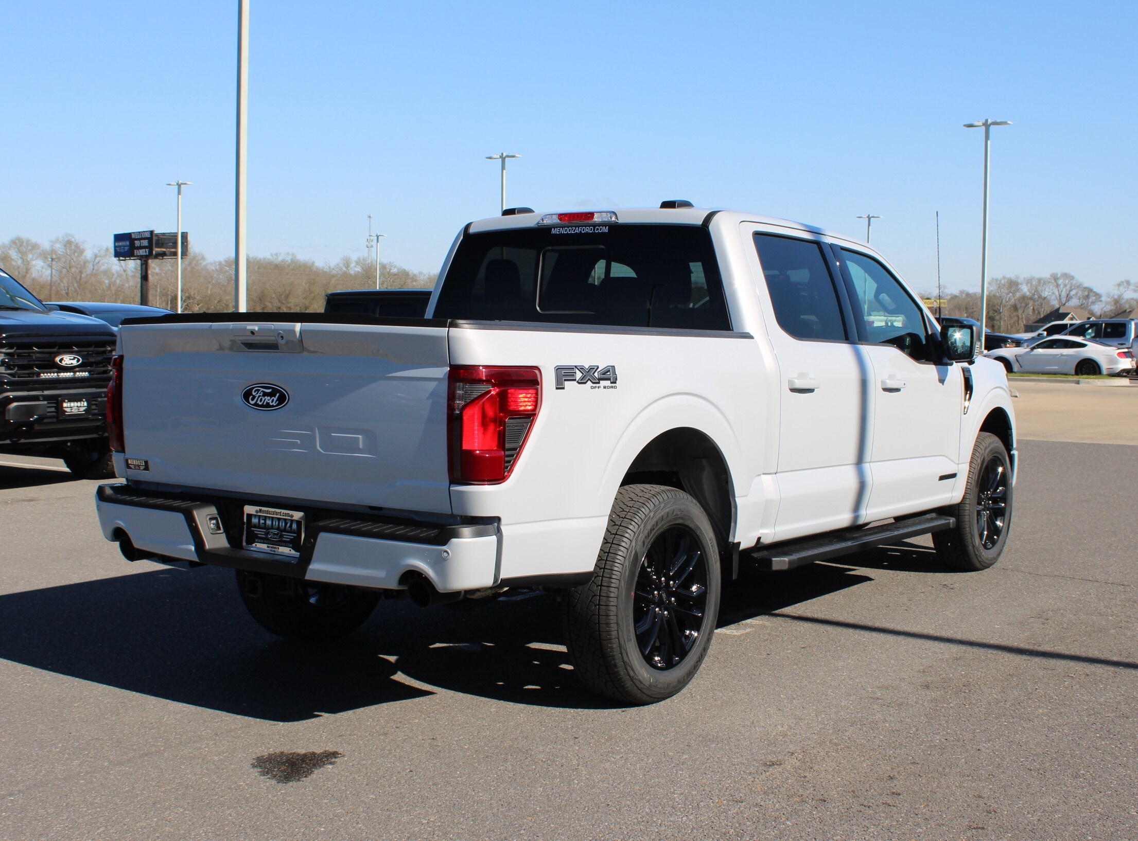 2025 Ford F-150 XLT photo 4