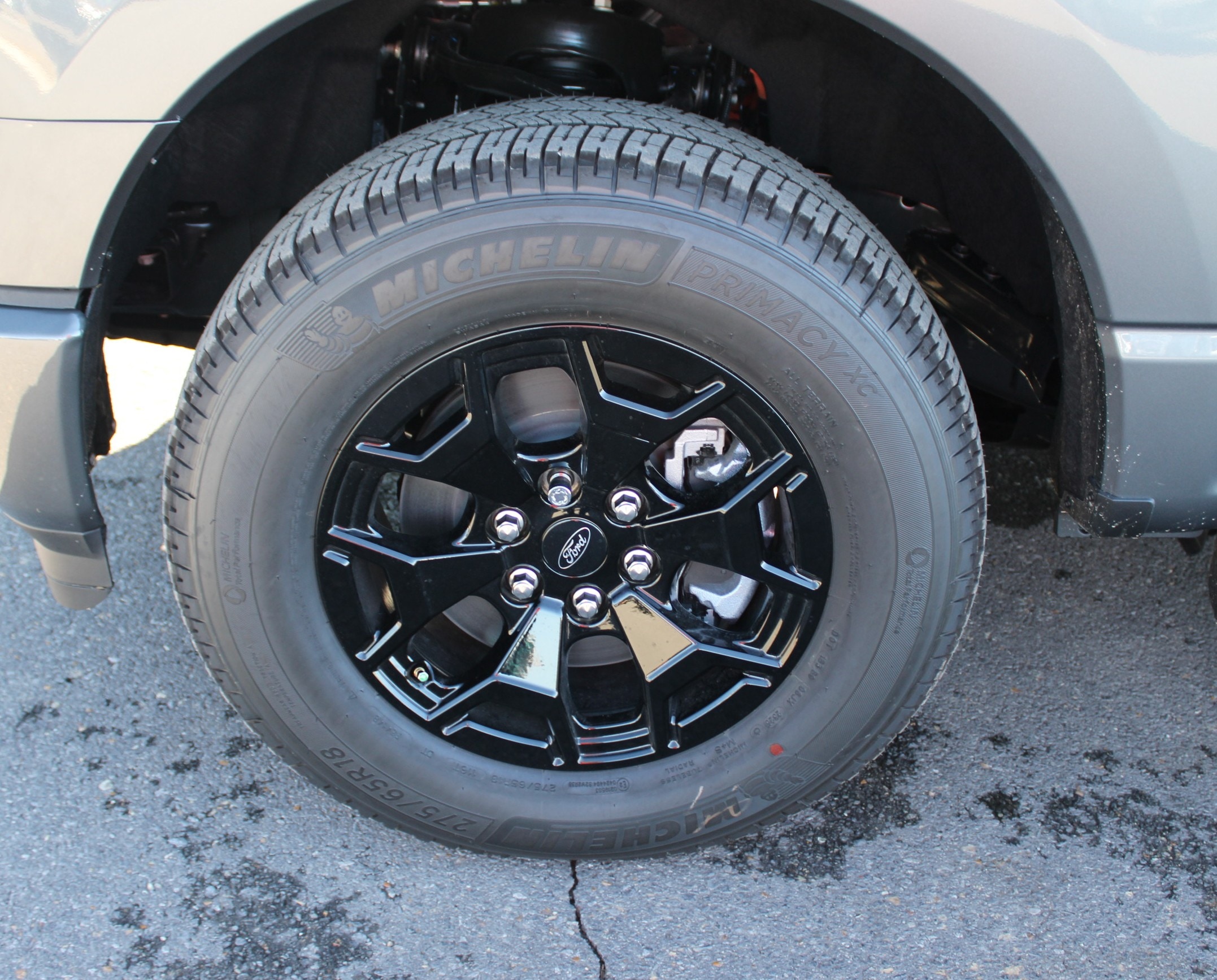 2025 Ford F-150 Lightning XLT - Photo 12
