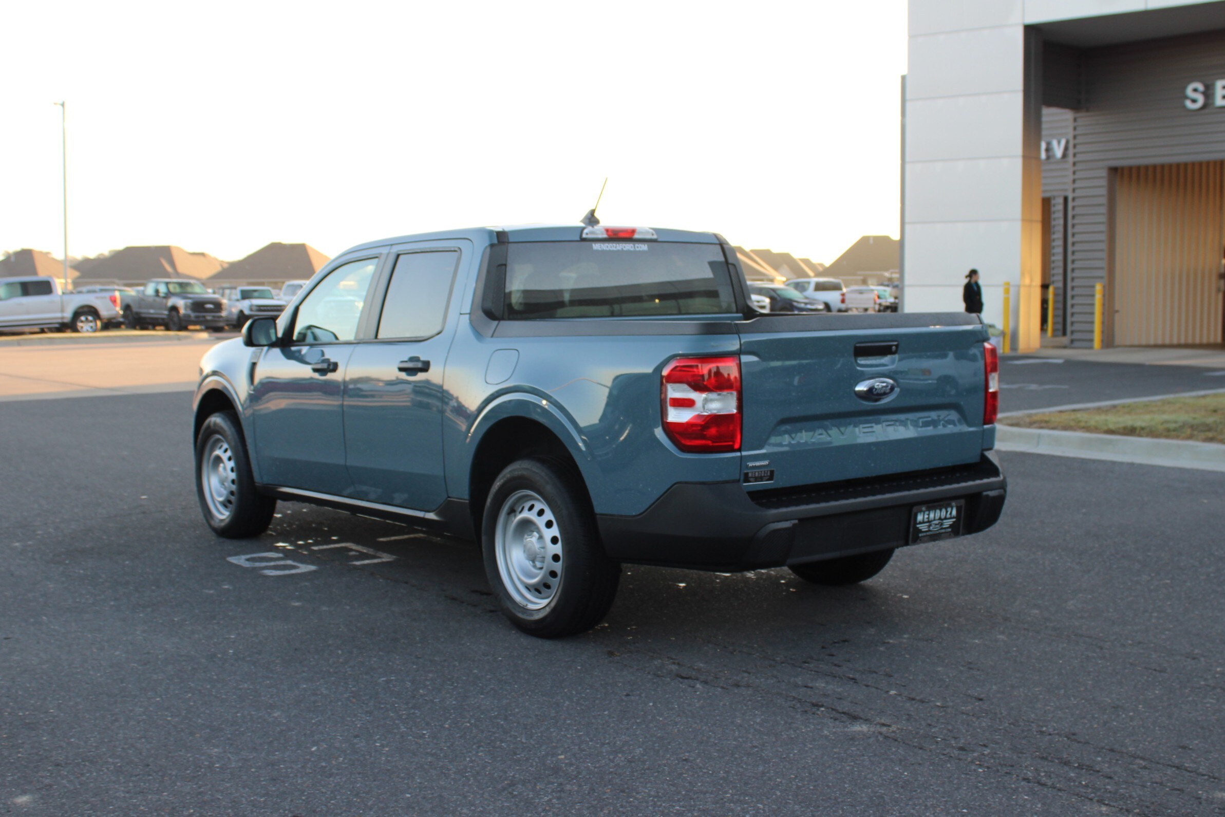 2022 Ford Maverick XL photo 2