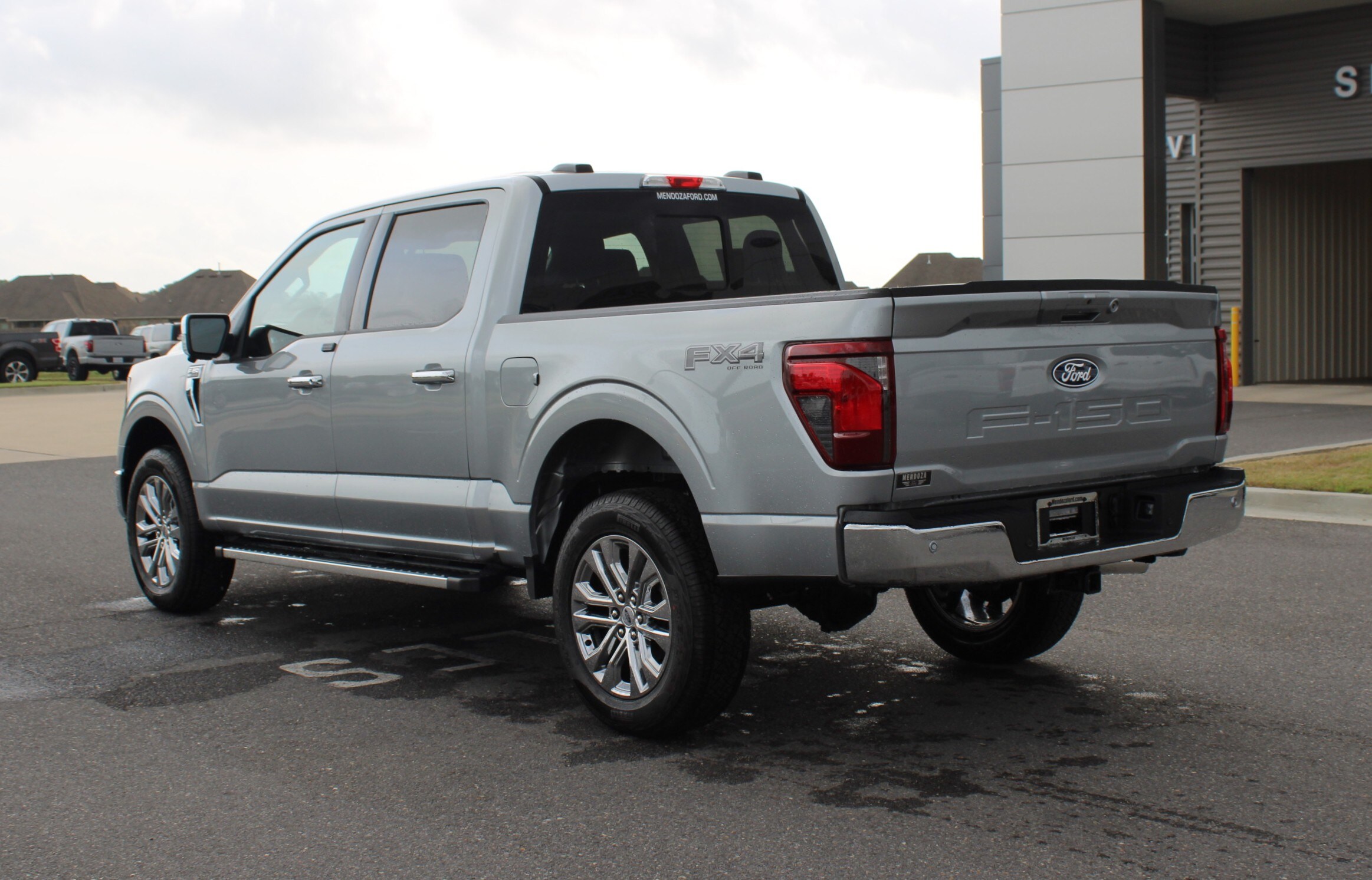 2025 Ford F-150 XLT photo 2