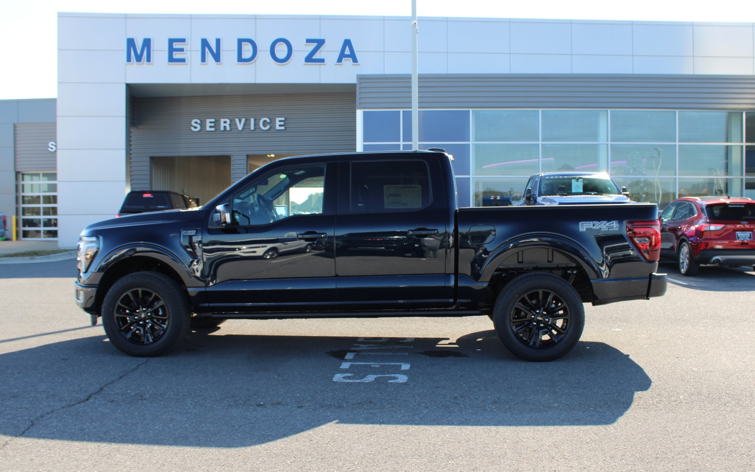 2025 Ford F-150 Platinum's photo