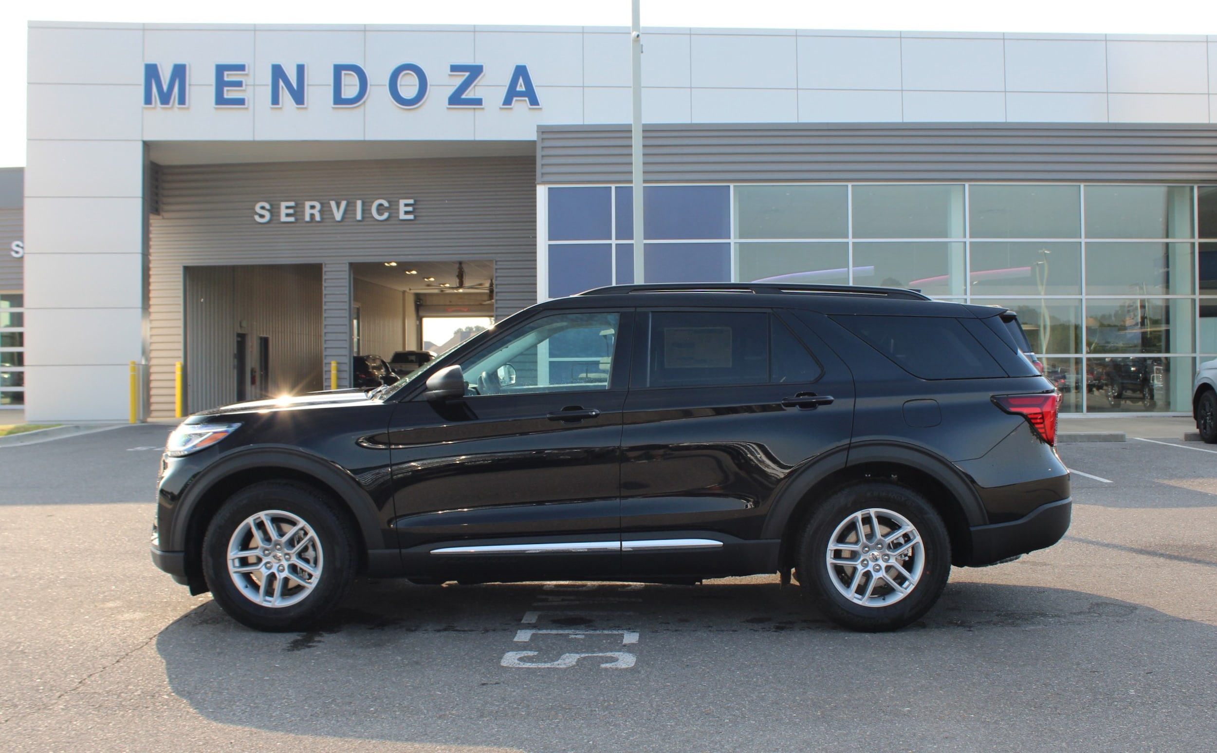 2025 Ford Explorer Active's photo