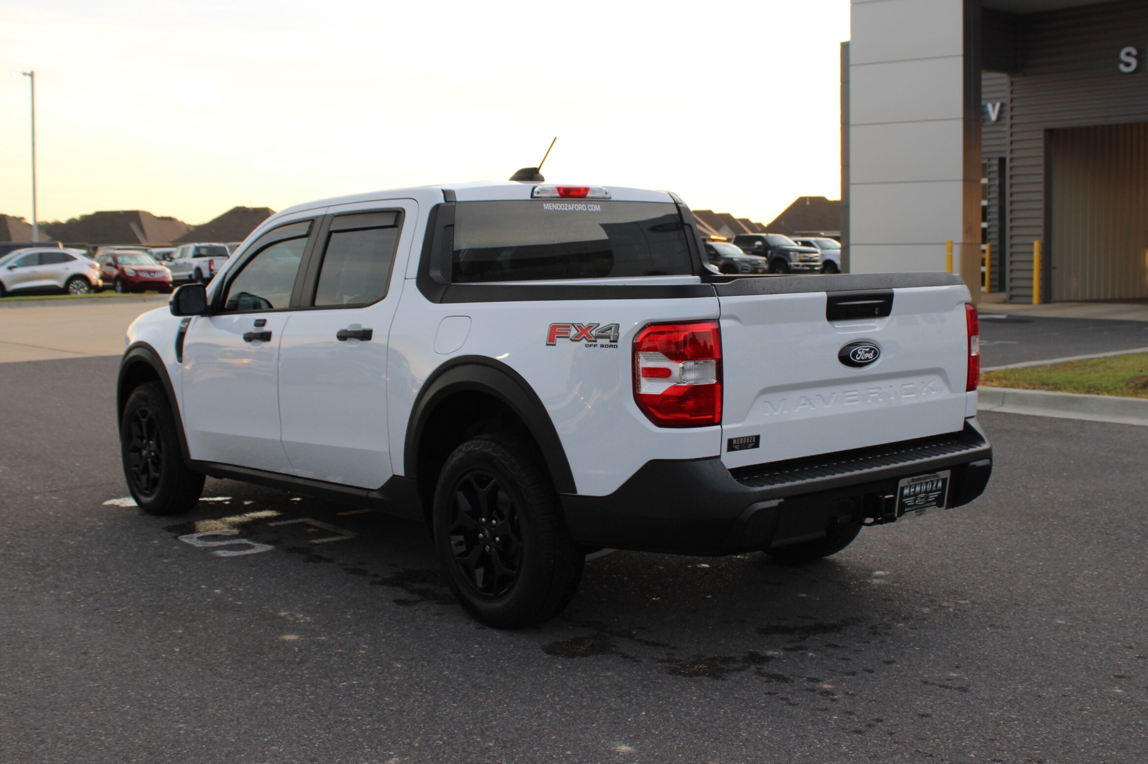 2025 Ford Maverick XLT photo 2