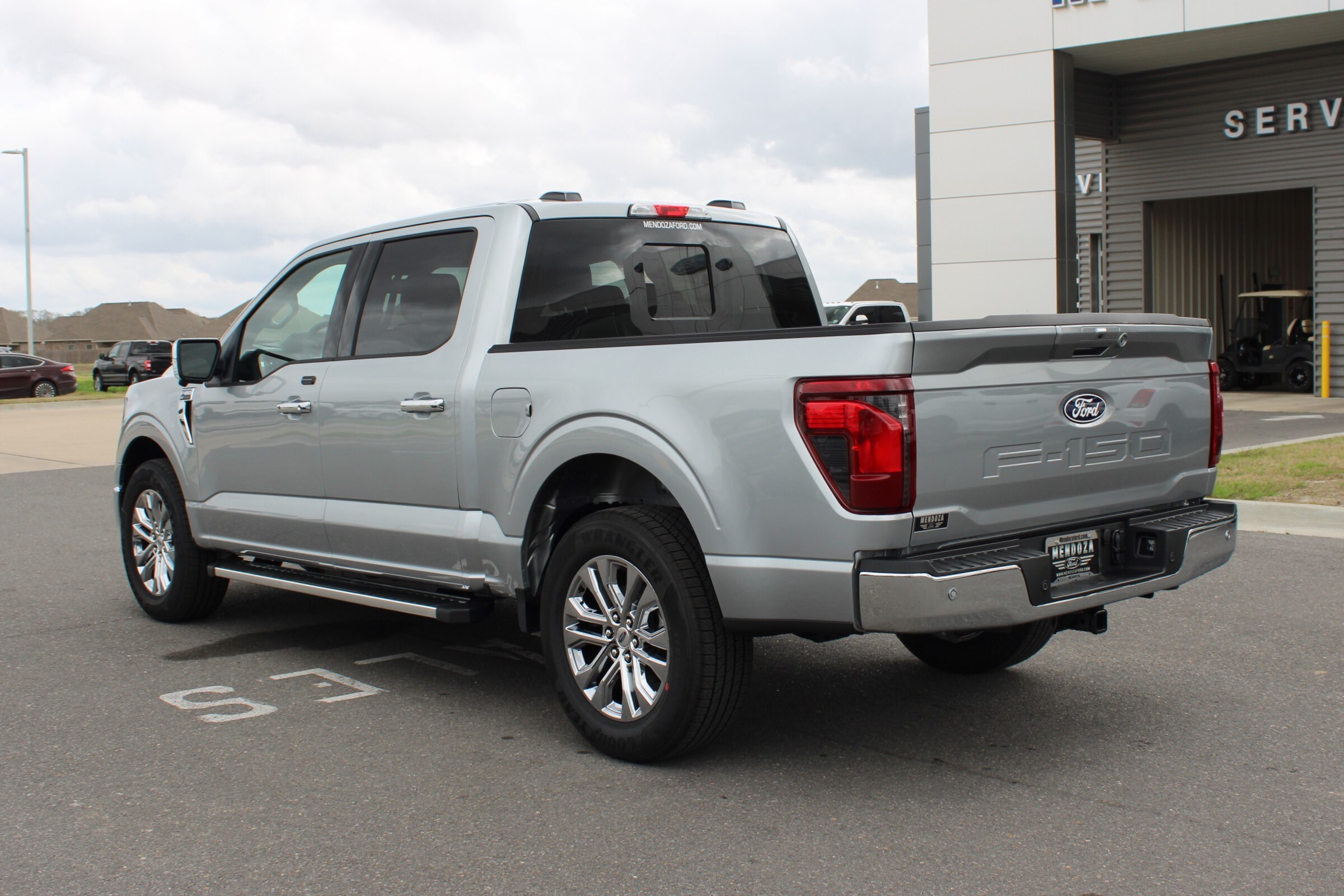 2025 Ford F-150 XLT photo 2