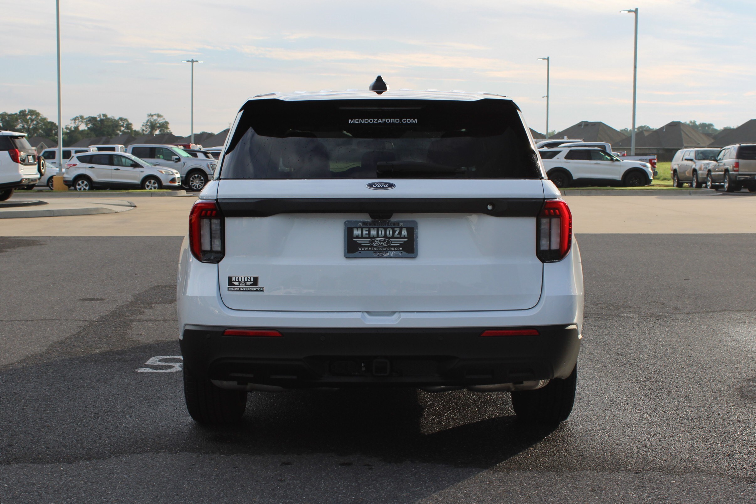 2025 Ford Explorer photo 3