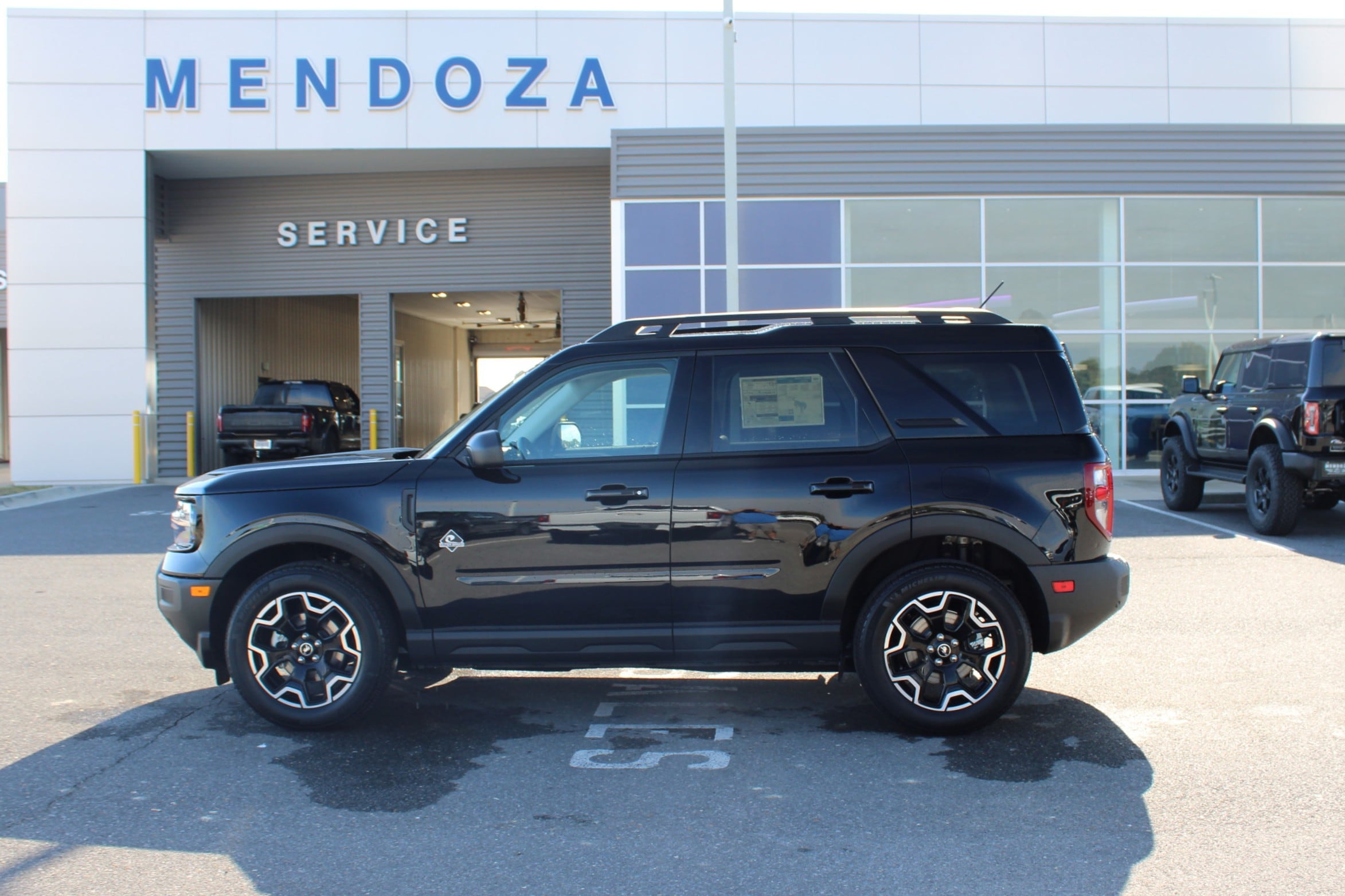 2025 Ford Bronco Sport Outer Banks's photo