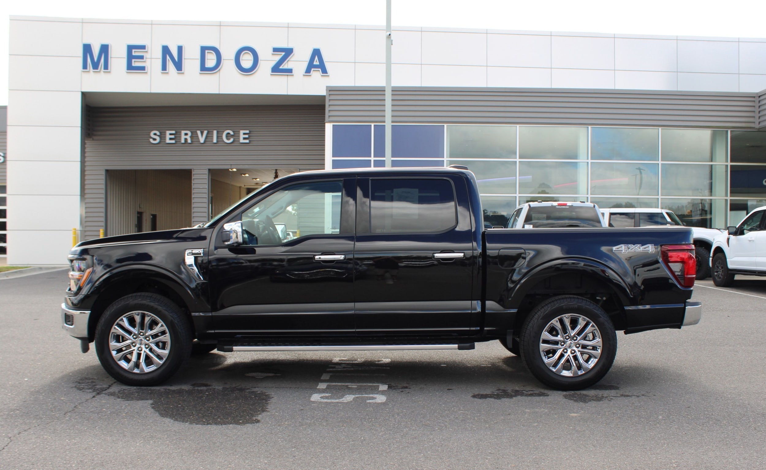 2025 Ford F-150 XLT's photo