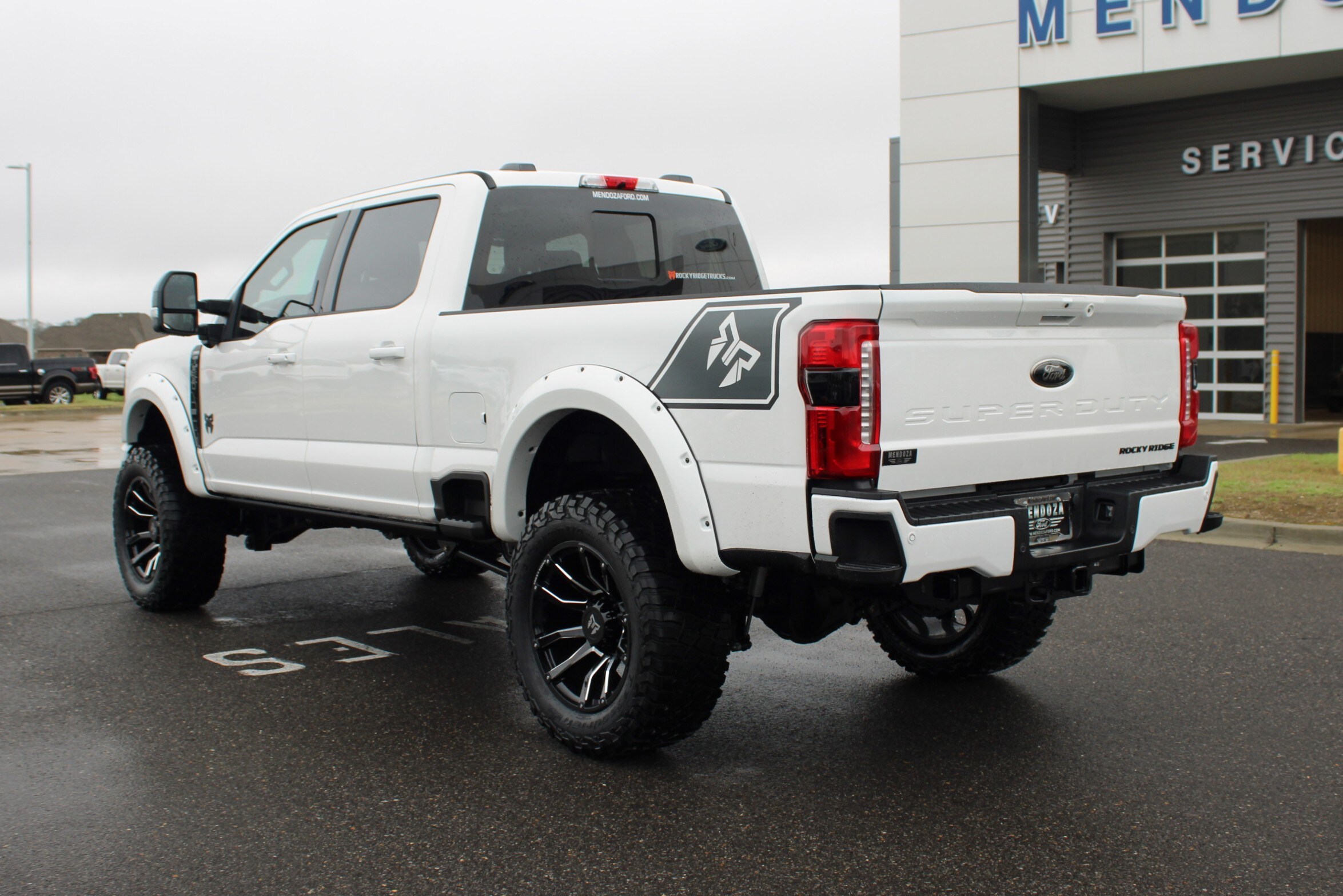 2024 Ford F-250 Lariat photo 2