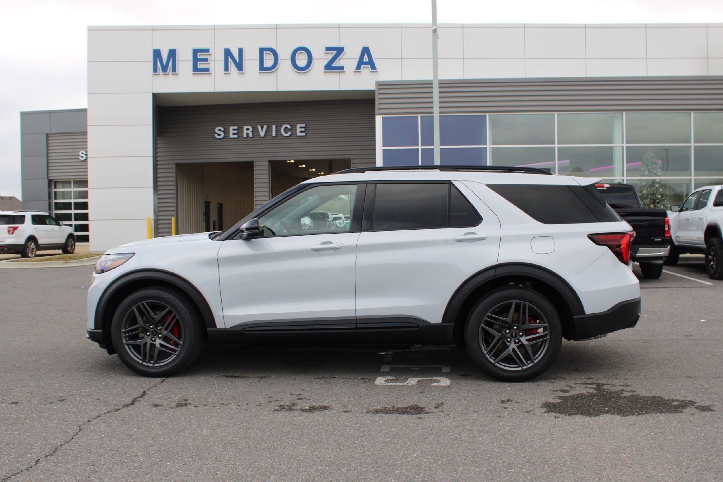 2026 Ford Explorer ST's photo
