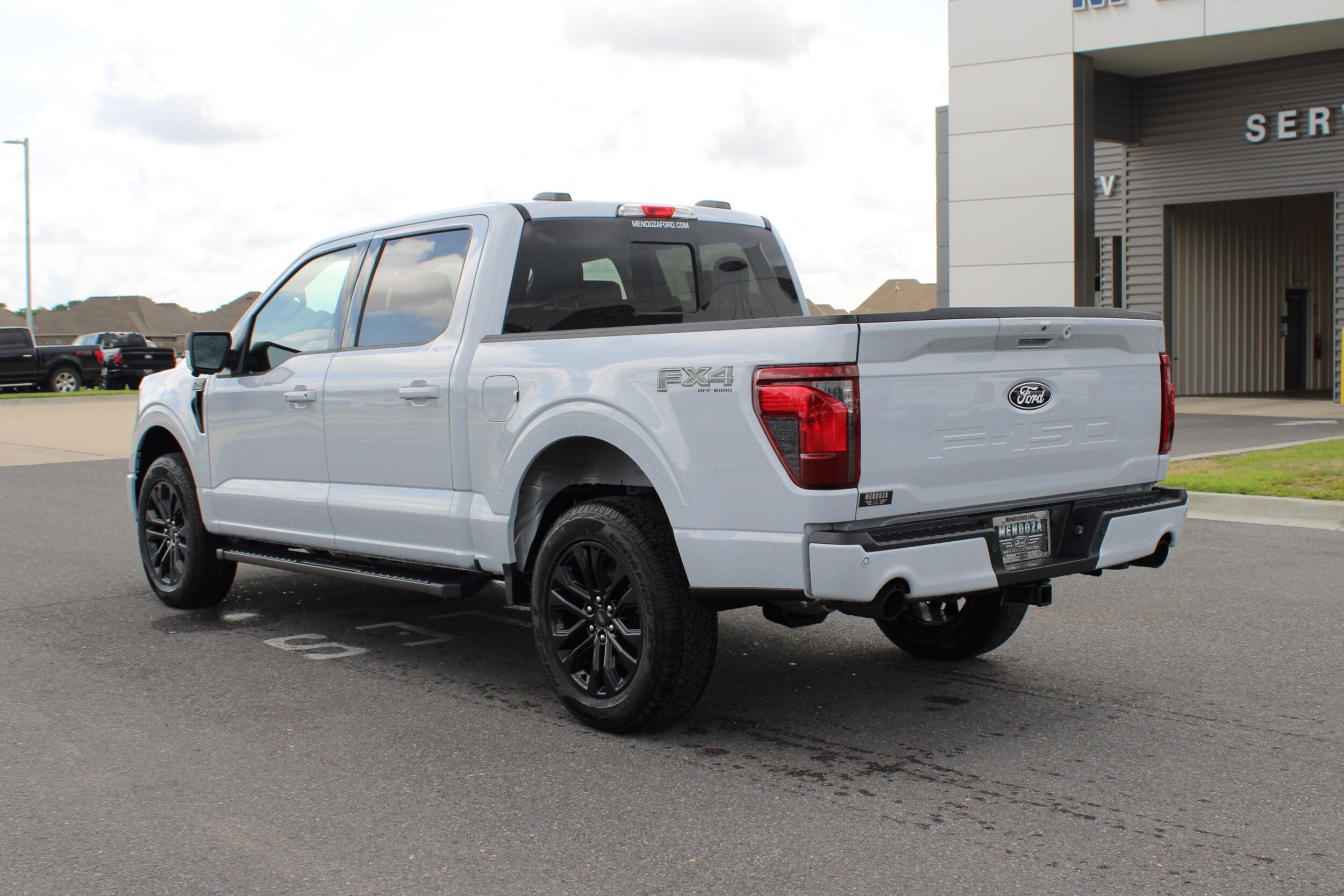 2025 Ford F-150 XLT photo 2