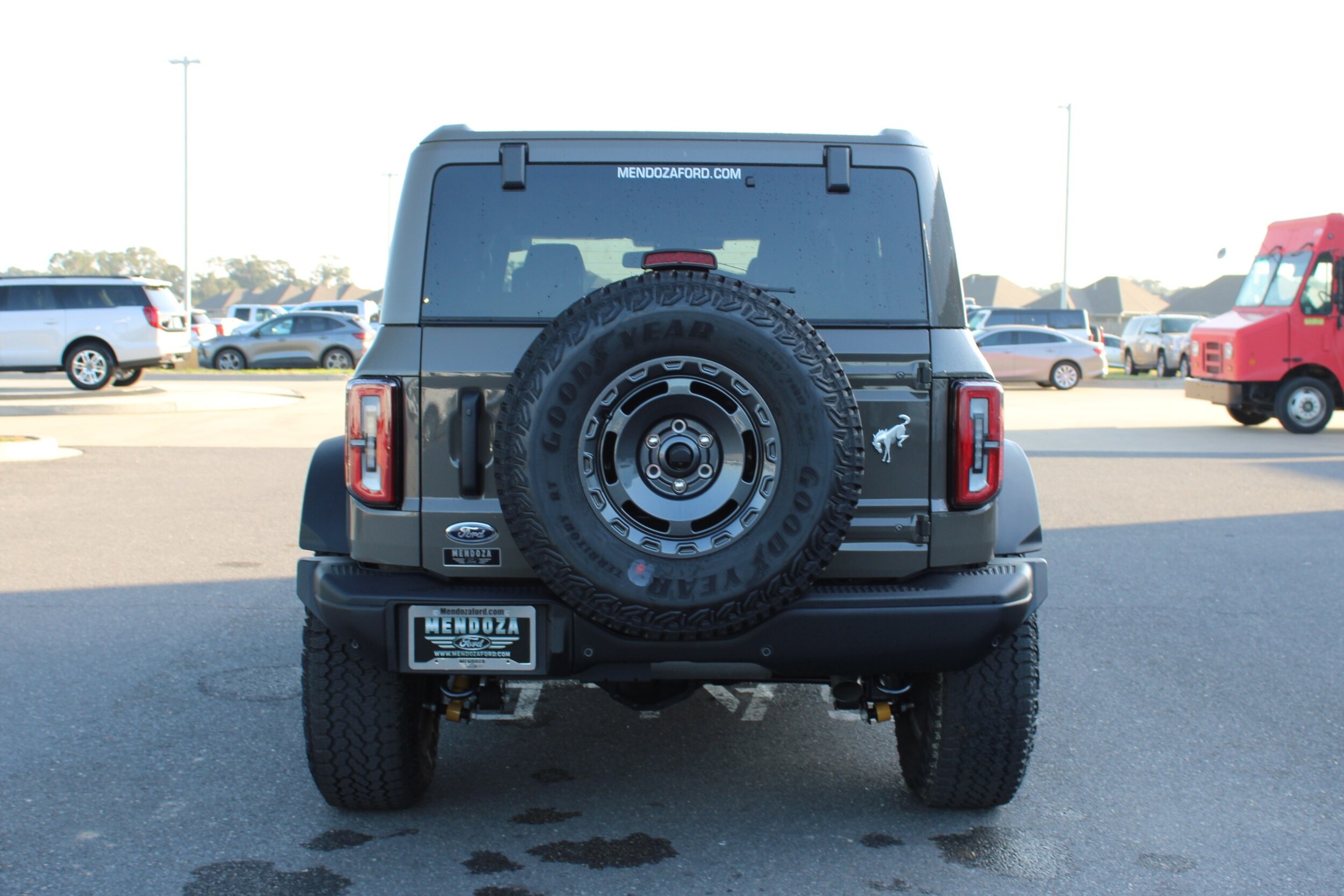 2025 Ford Bronco Badlands photo 2