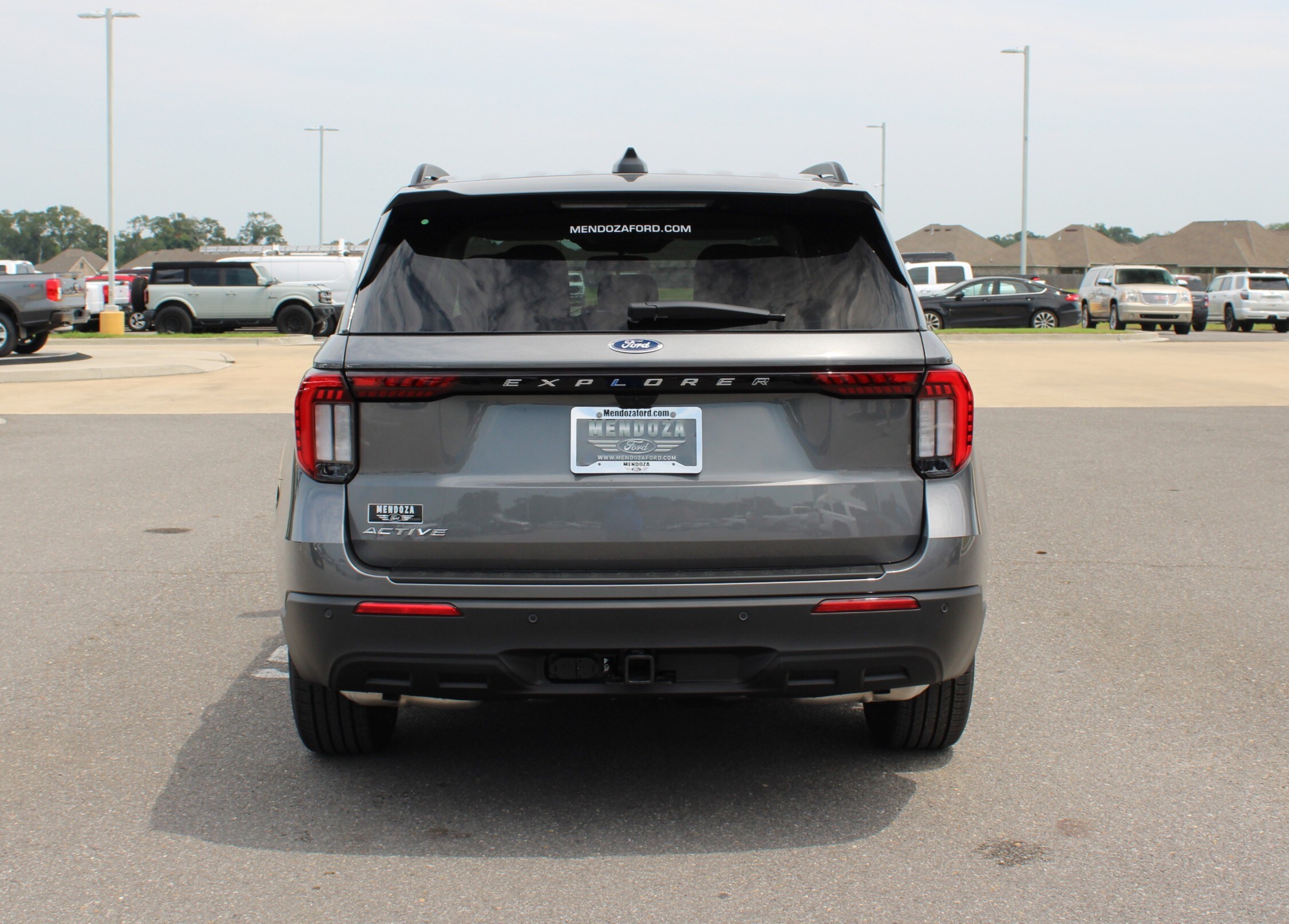 2025 Ford Explorer photo 3