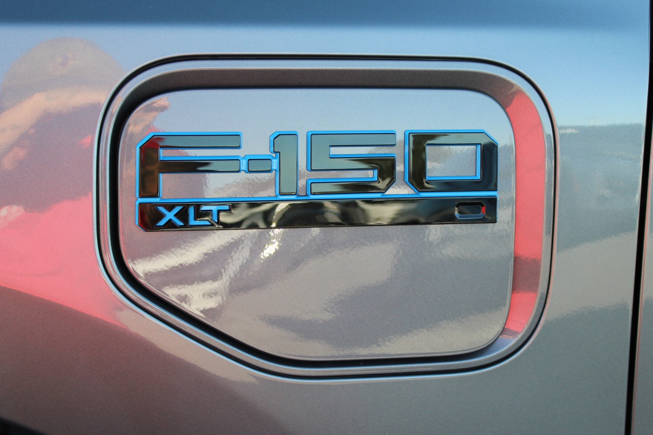 2025 Ford F-150 Lightning XLT - Photo 14