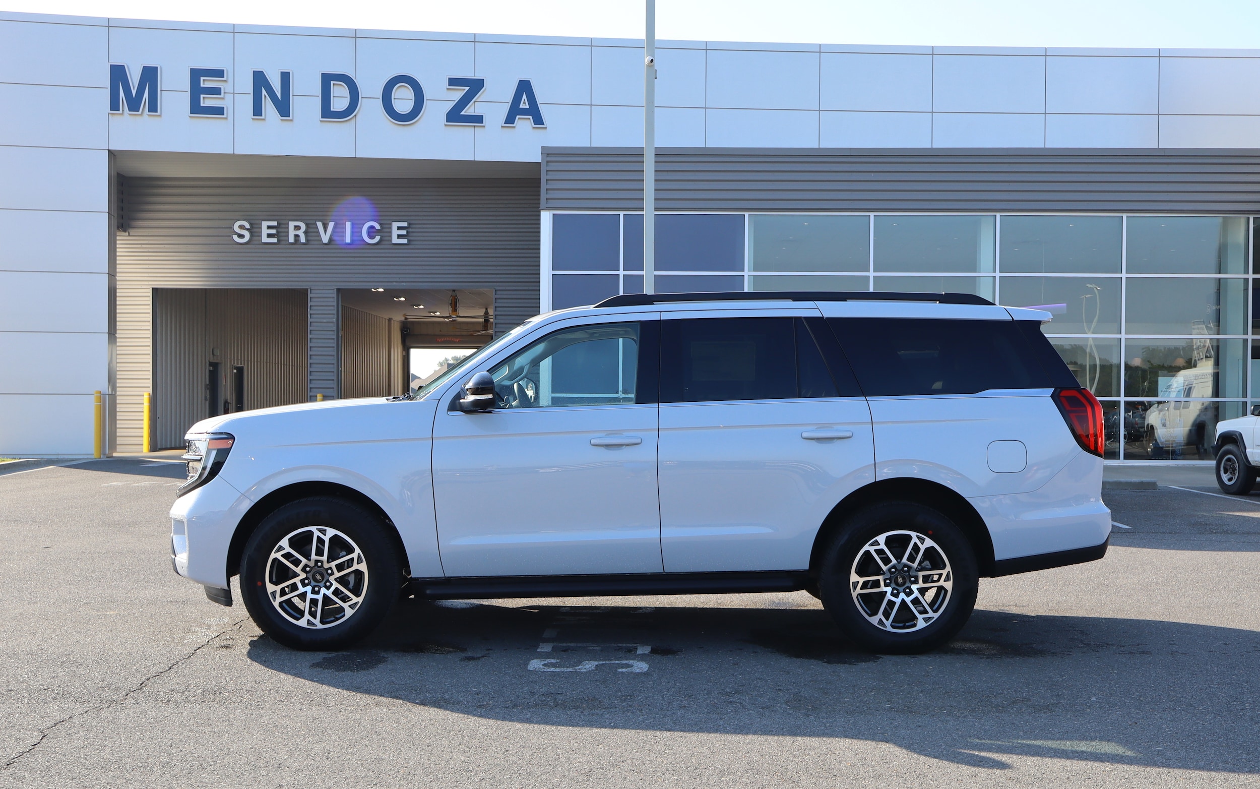 2026 Ford Expedition Active's photo