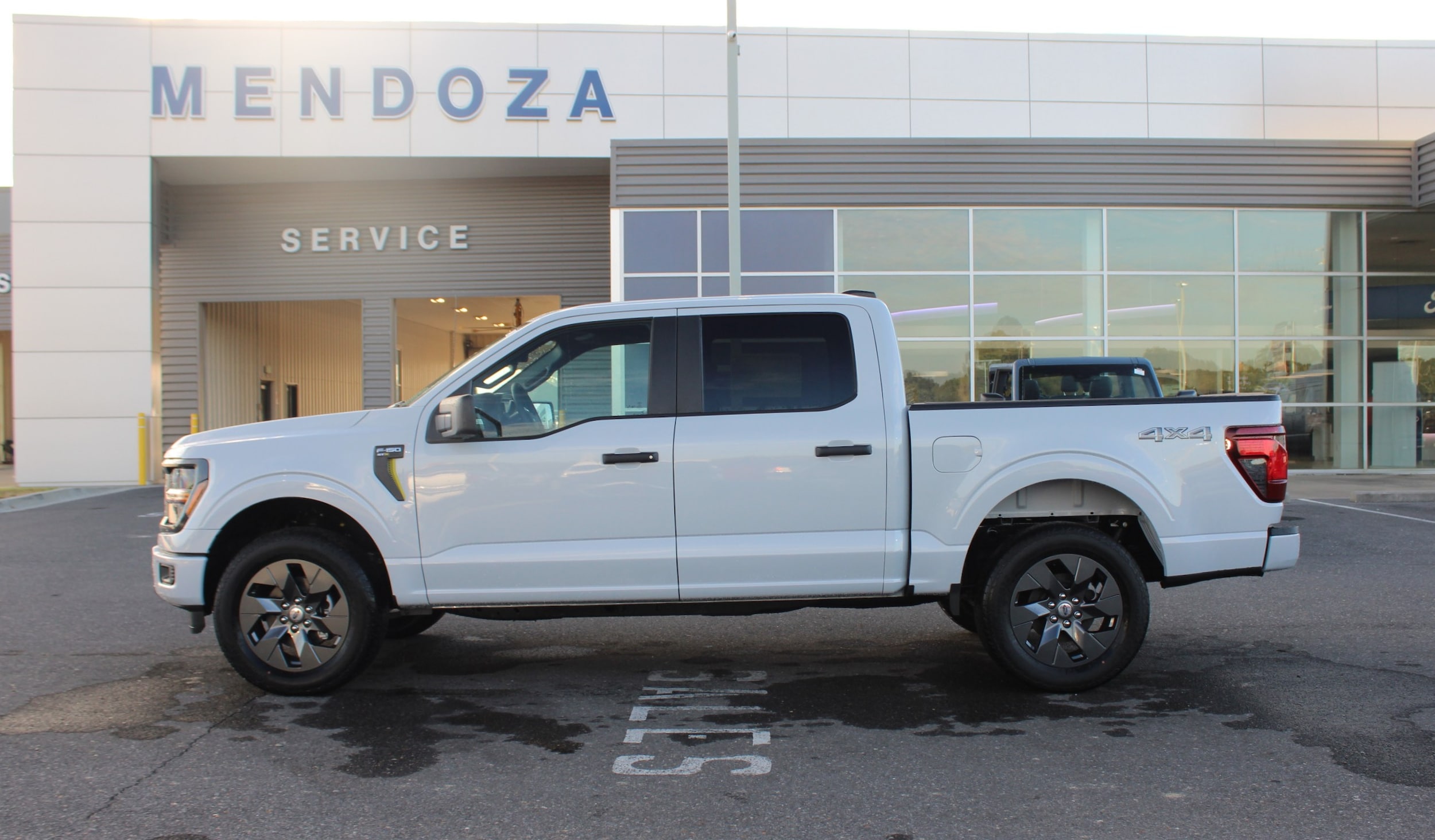 2025 Ford F-150 STX's photo