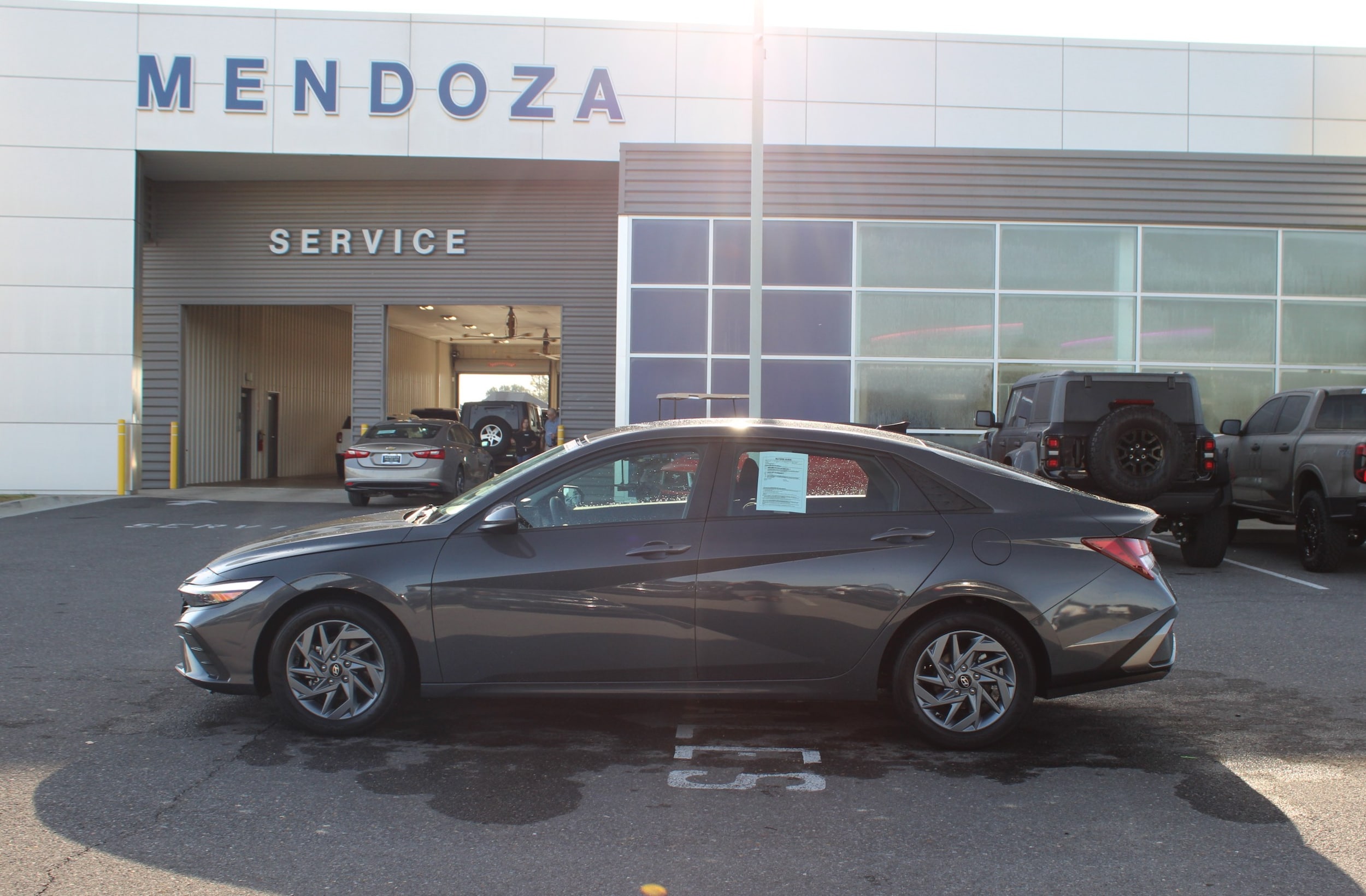 2024 Hyundai Elantra SEL's photo