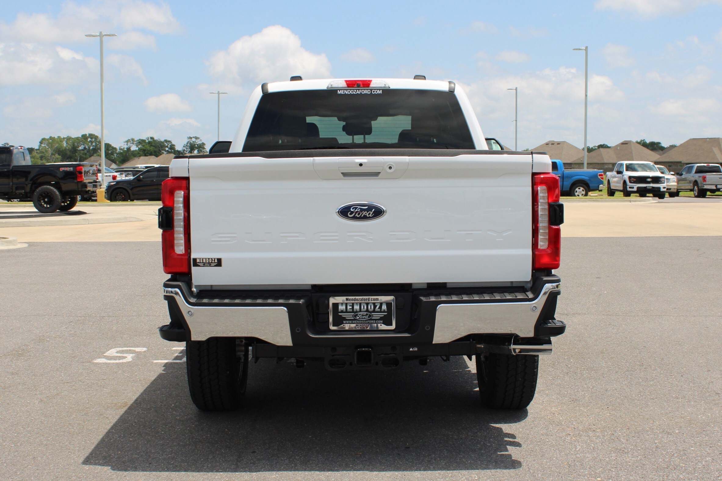 2025 Ford F-350 Lariat photo 3