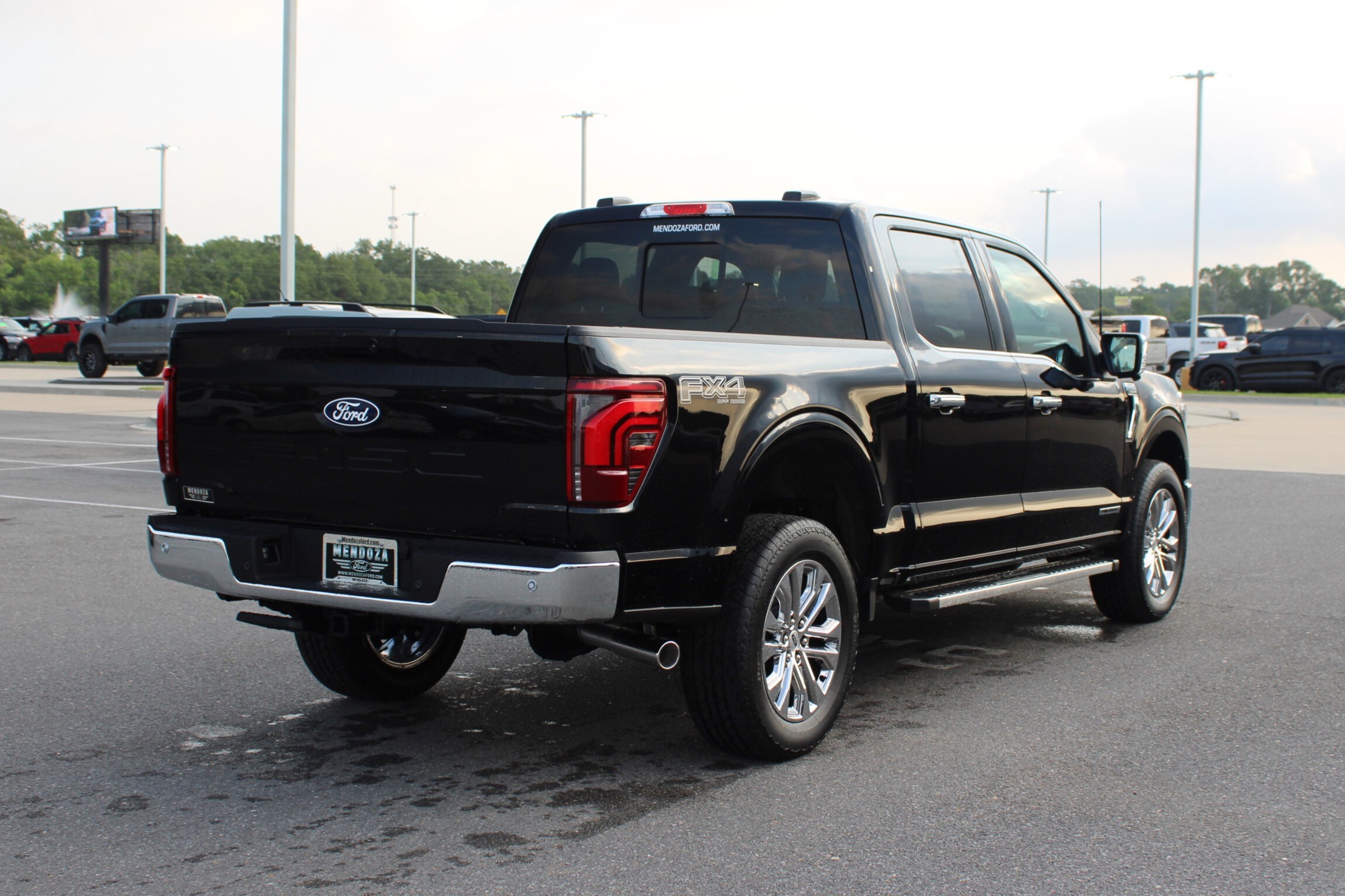 2025 Ford F-150 Lariat photo 4