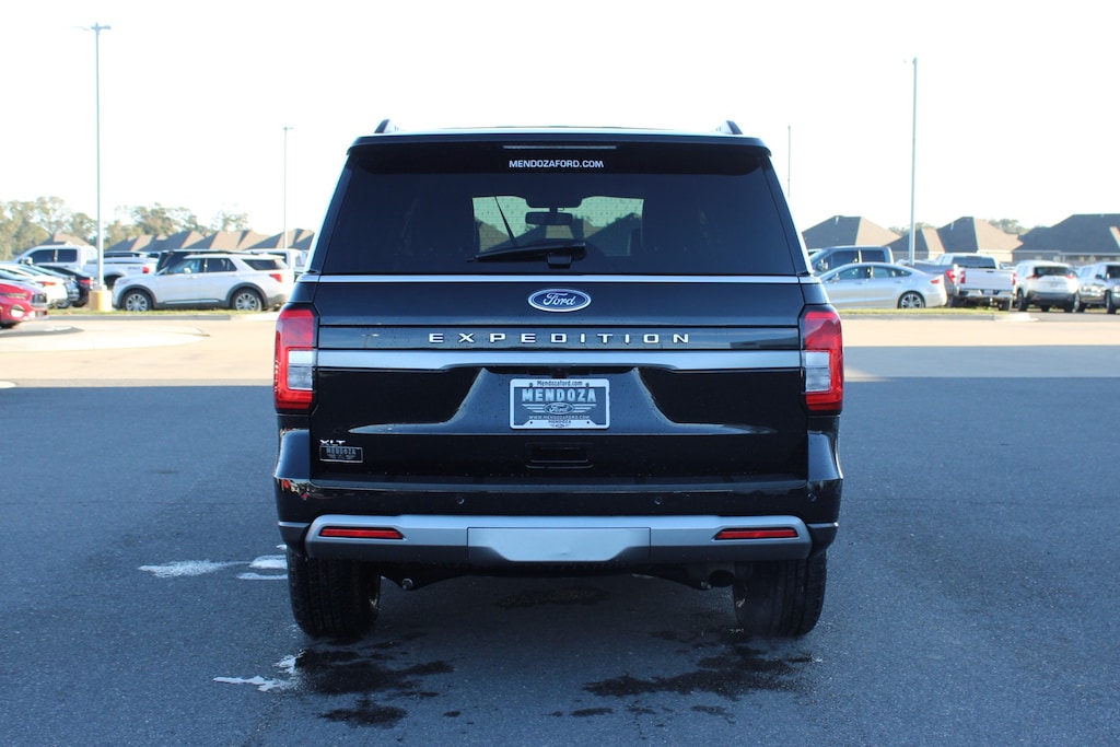 2024 Ford Expedition XLT photo 2