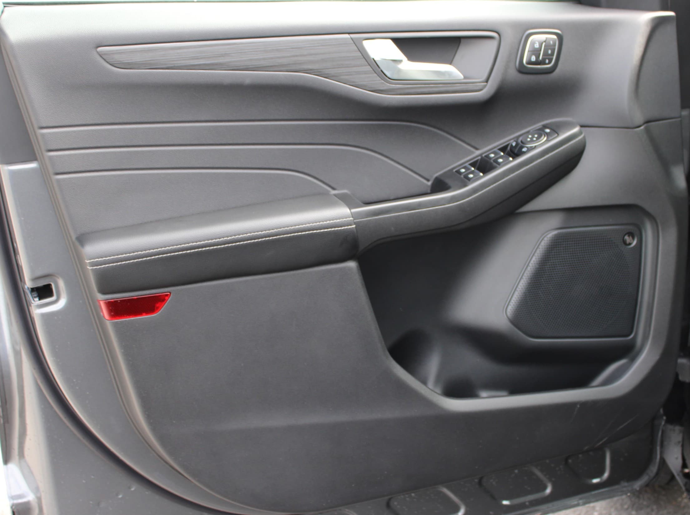 2025 Ford Escape Plug-in hybrid PHEV - Photo 13