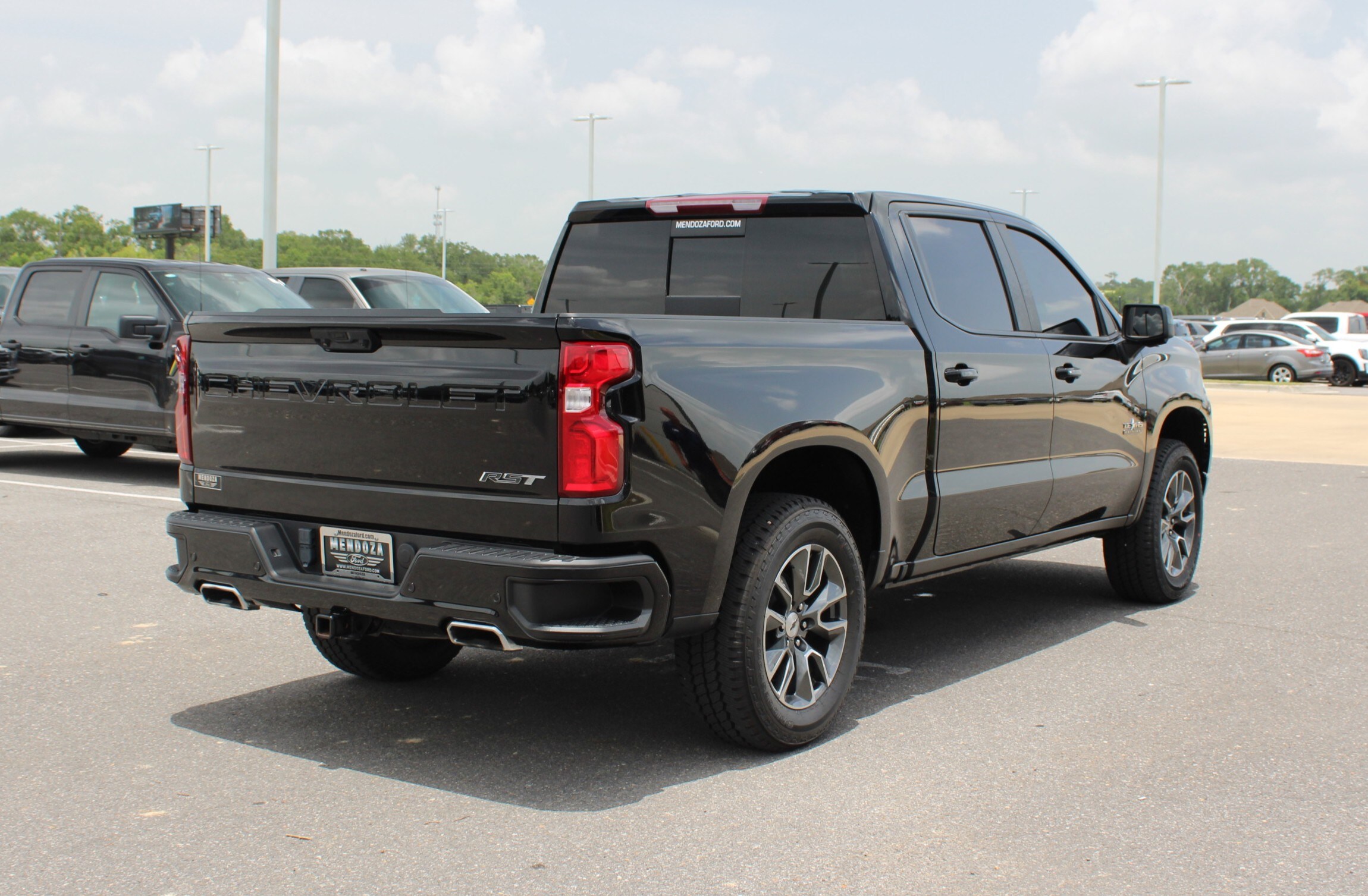 2023 Chevrolet Silverado 1500 RST photo 4