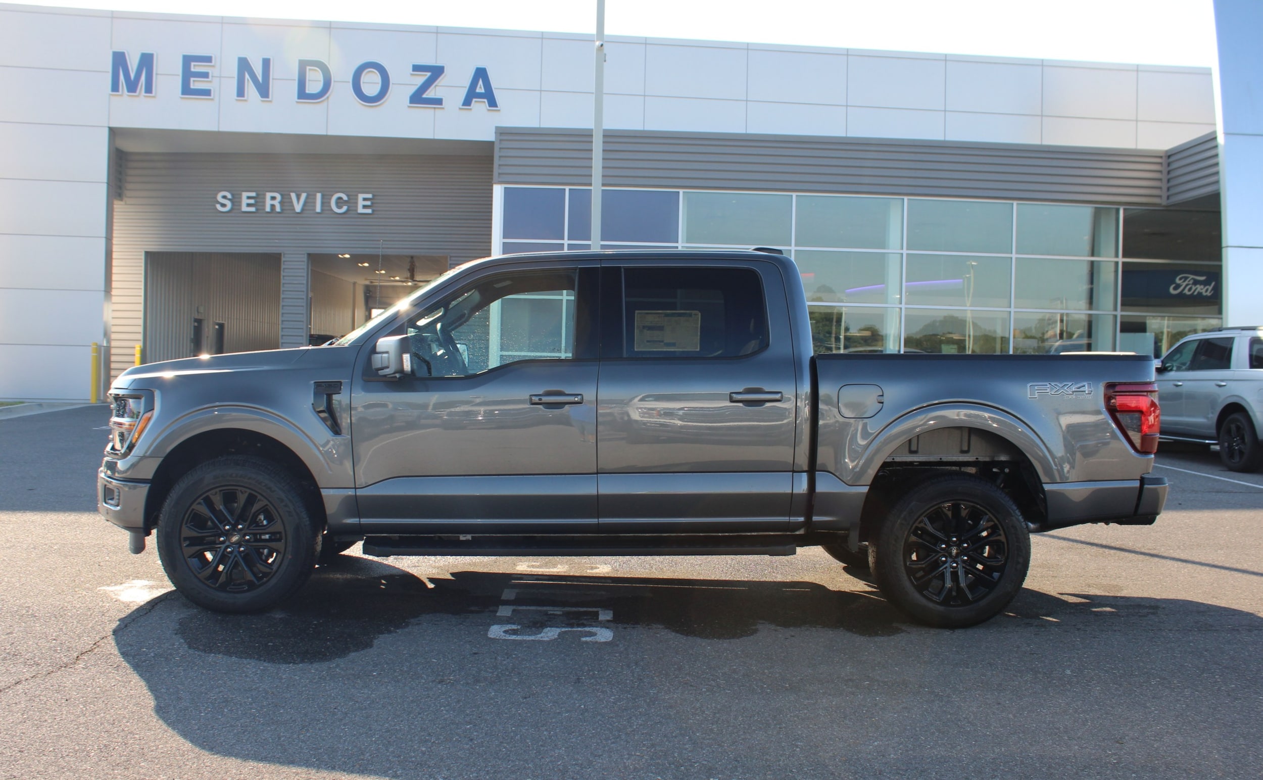 2025 Ford F-150 XLT's photo