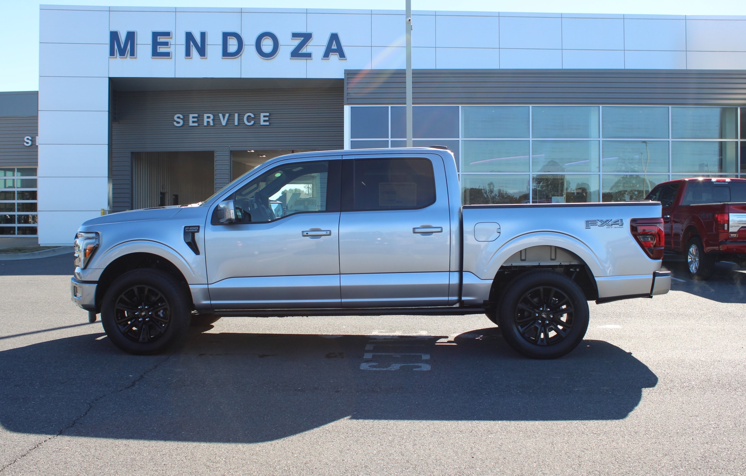 2025 Ford F-150 Platinum's photo