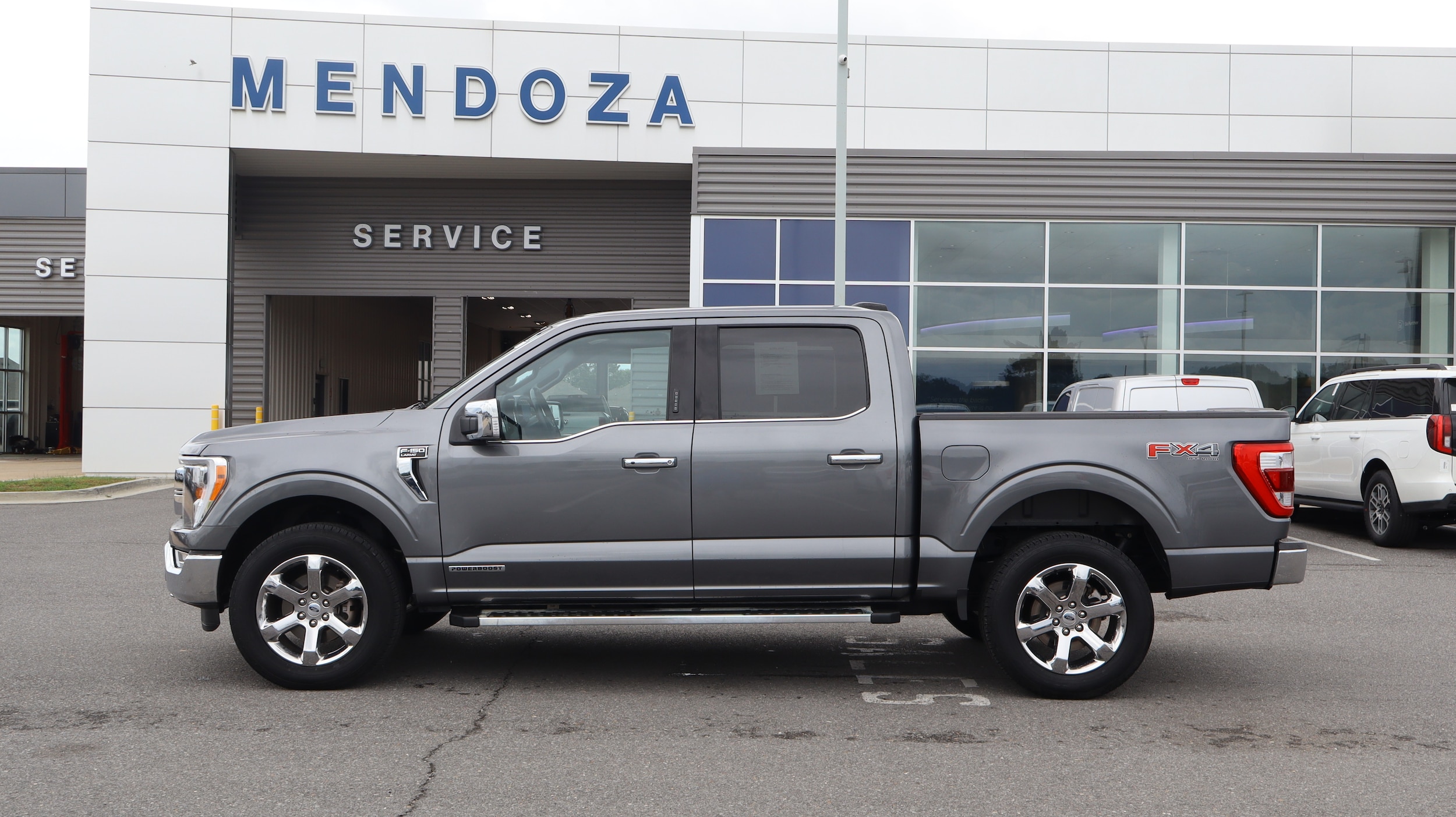 2023 Ford F-150 Lariat 4x4 SuperCrew 5-1/2 Box's photo