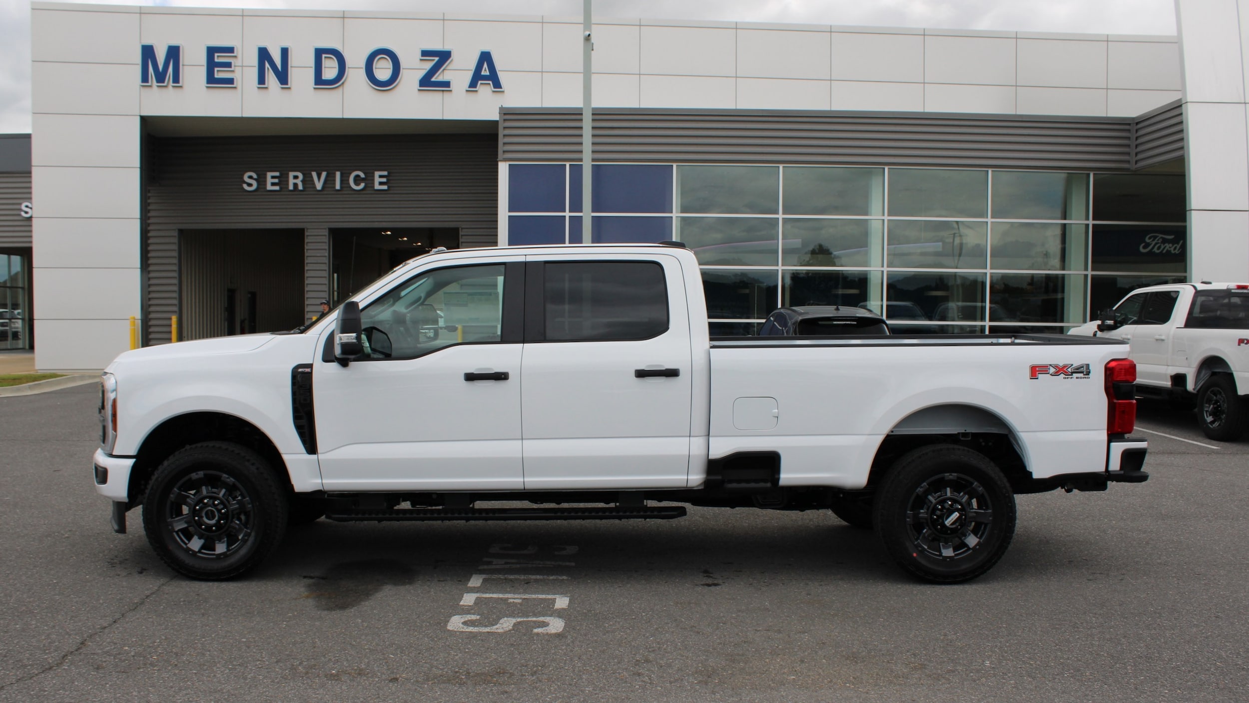 2025 Ford F-350 Super Duty XL's photo