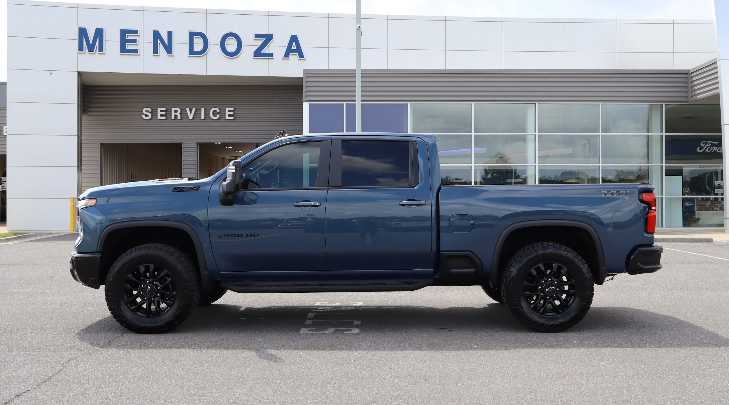 2025 Chevrolet Silverado HD LT 4WD Crew Cab Standard Box's photo