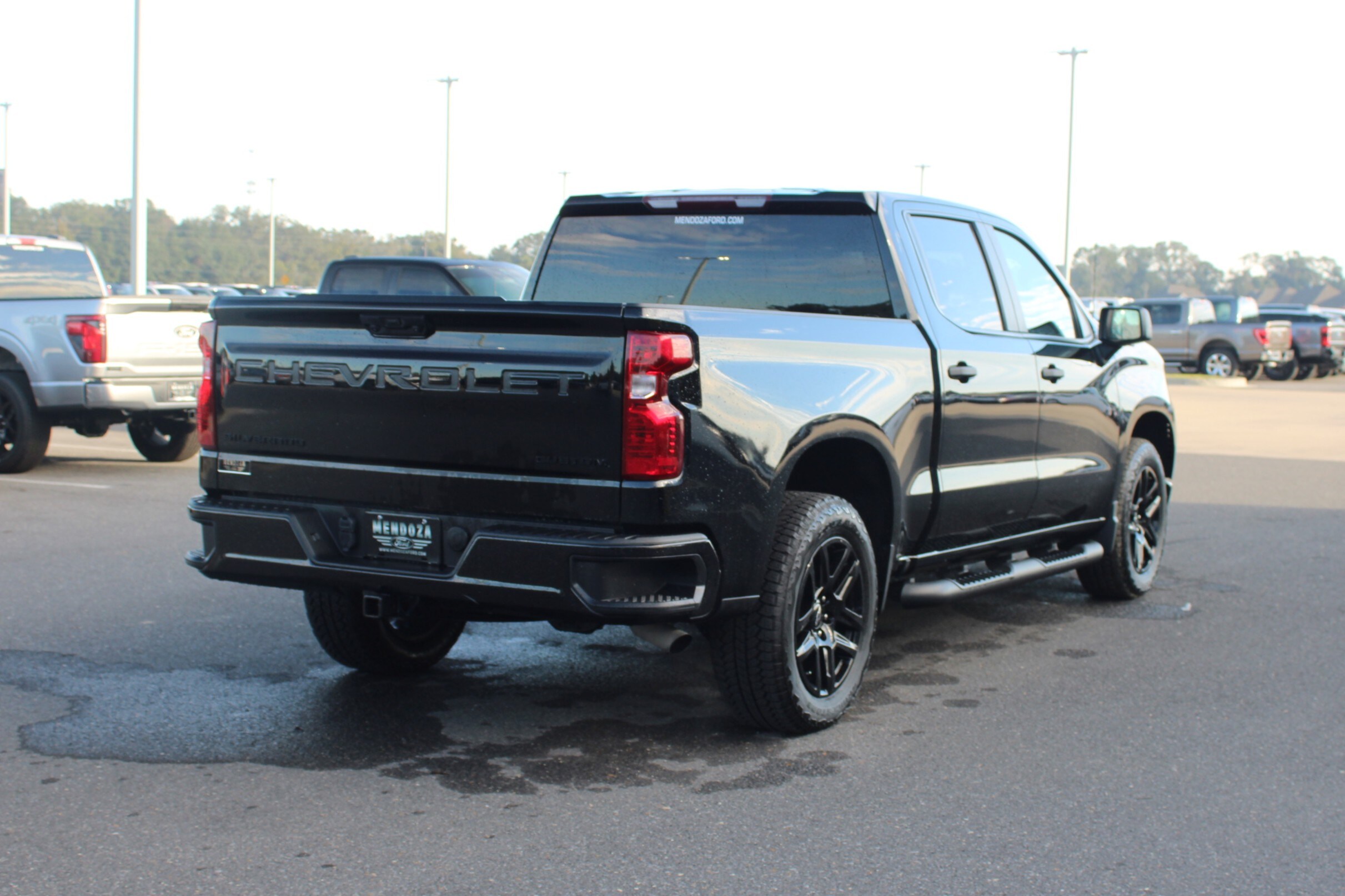 2024 Chevrolet Silverado 1500 Custom photo 4