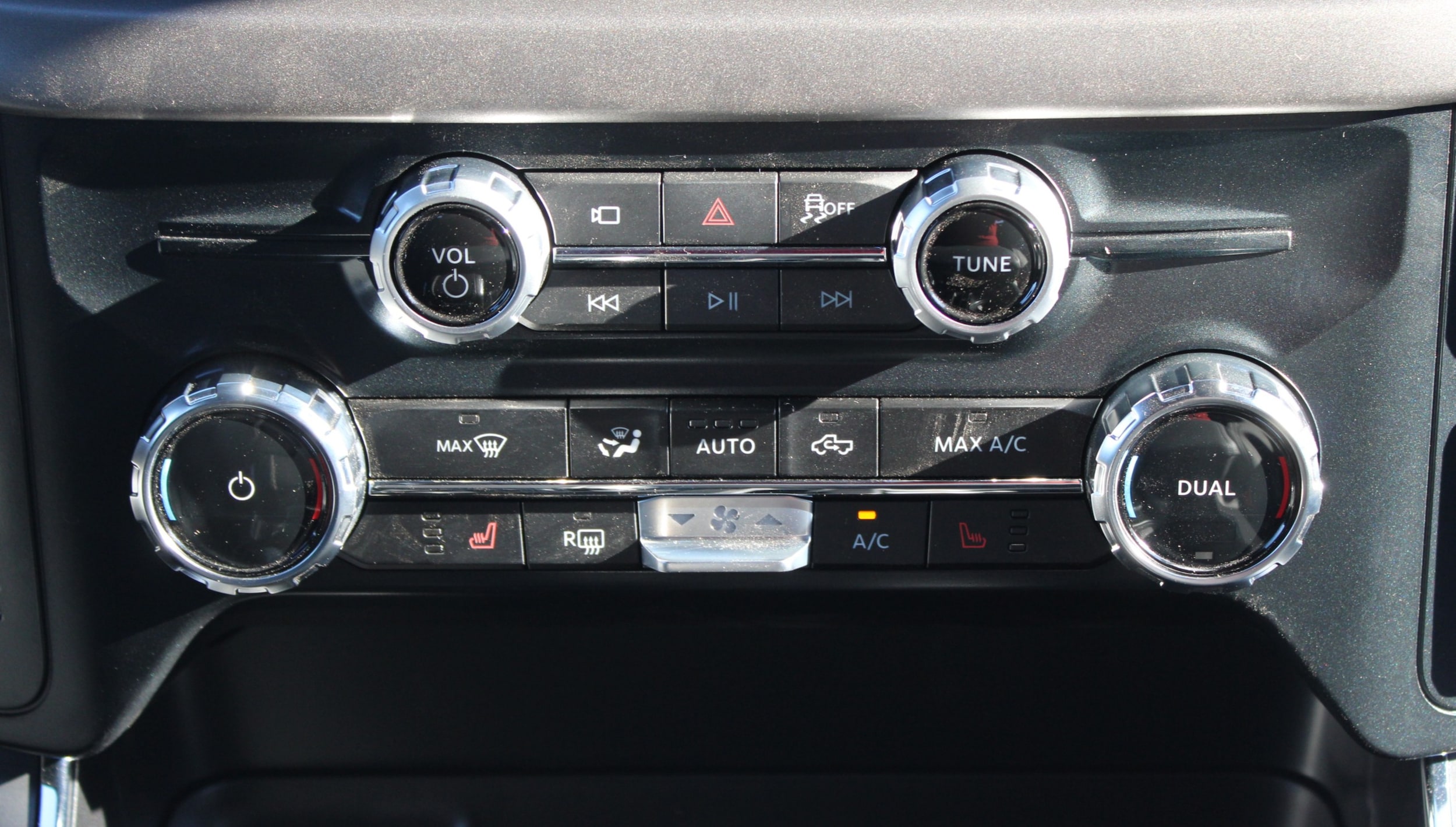 2025 Ford F-150 Lightning XLT - Photo 27