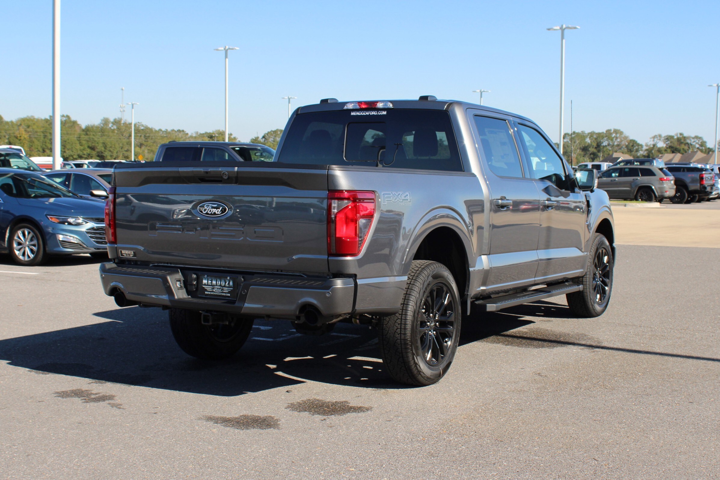2025 Ford F-150 XLT photo 4