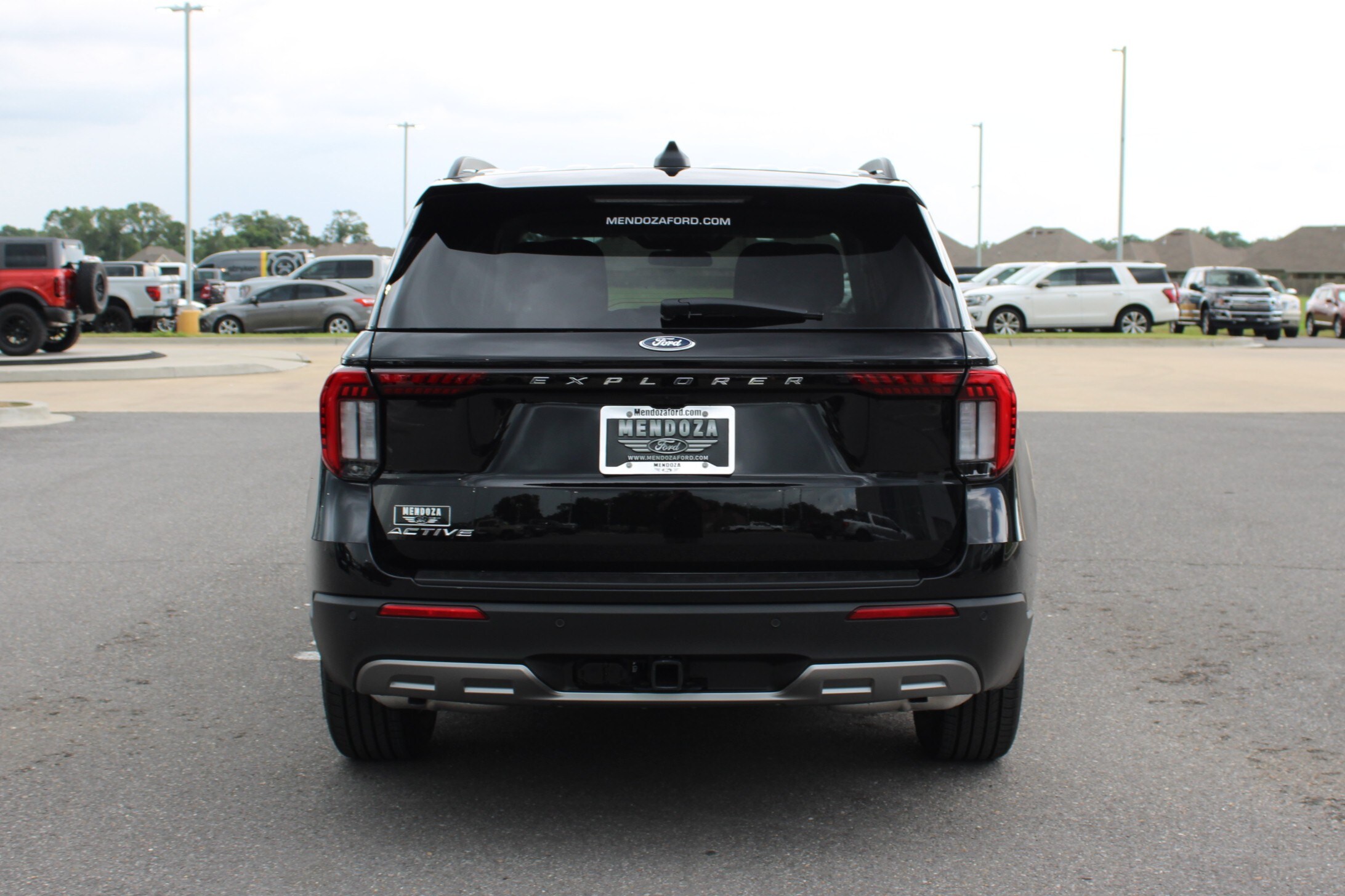 2025 Ford Explorer photo 3